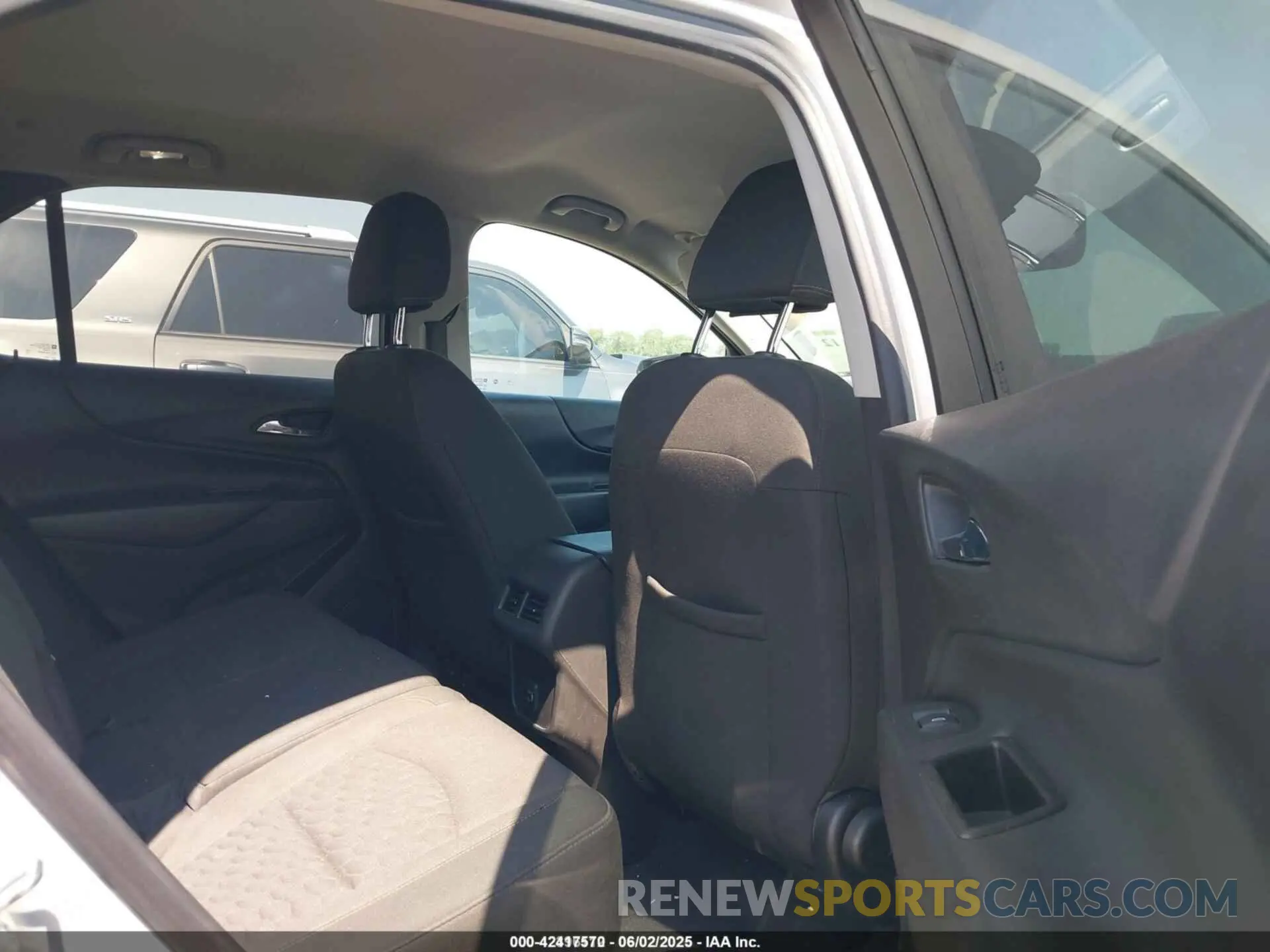 8 Photograph of a damaged car 3GNAXJEV3MS160745 CHEVROLET EQUINOX 2021