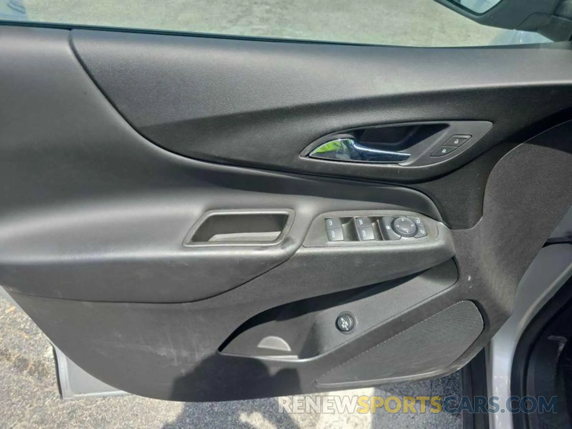 4 Photograph of a damaged car 3GNAXJEV4MS103759 CHEVROLET EQUINOX 2021