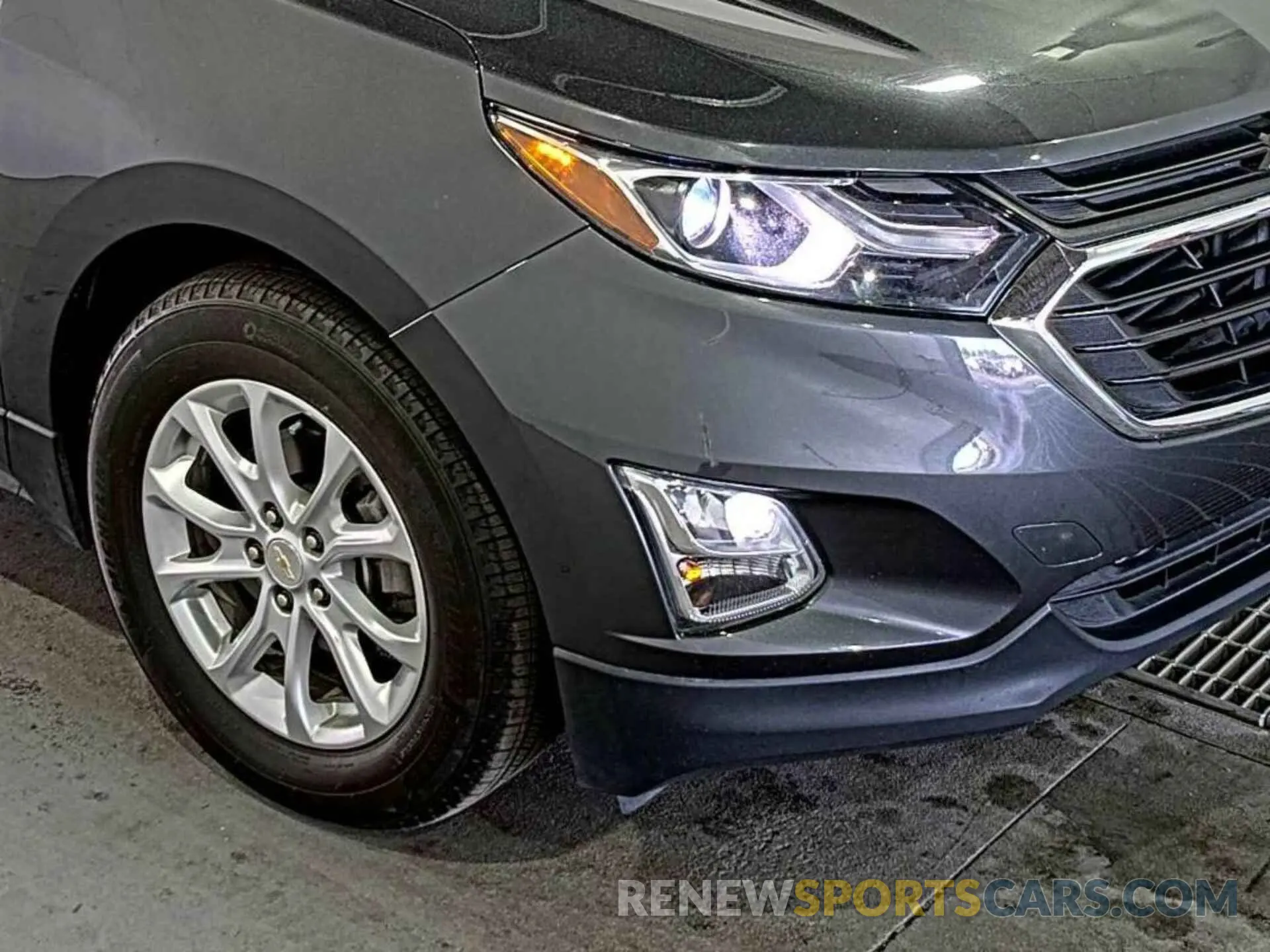 17 Photograph of a damaged car 3GNAXJEV5ML379569 CHEVROLET EQUINOX 2021