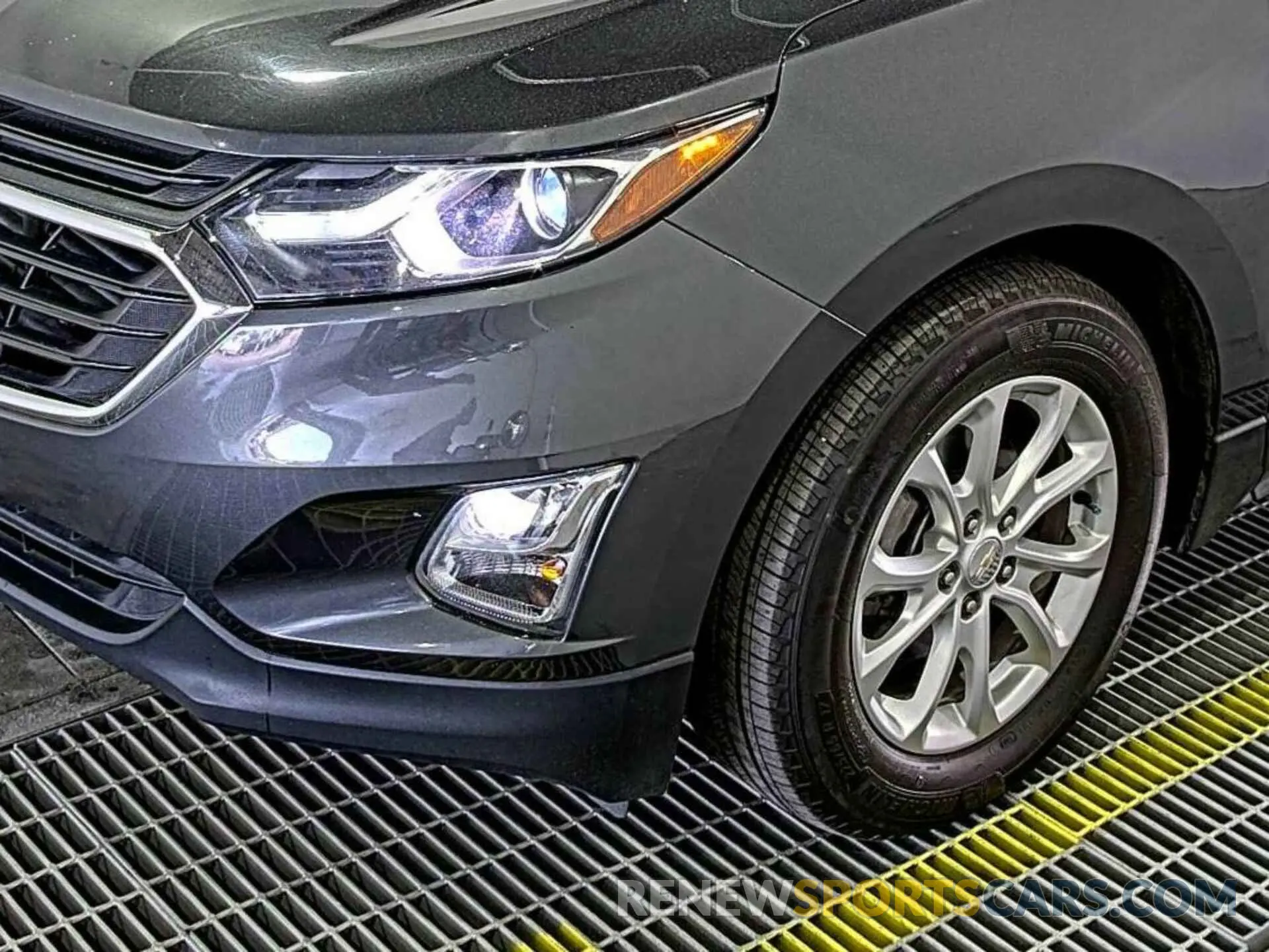 19 Photograph of a damaged car 3GNAXJEV5ML379569 CHEVROLET EQUINOX 2021