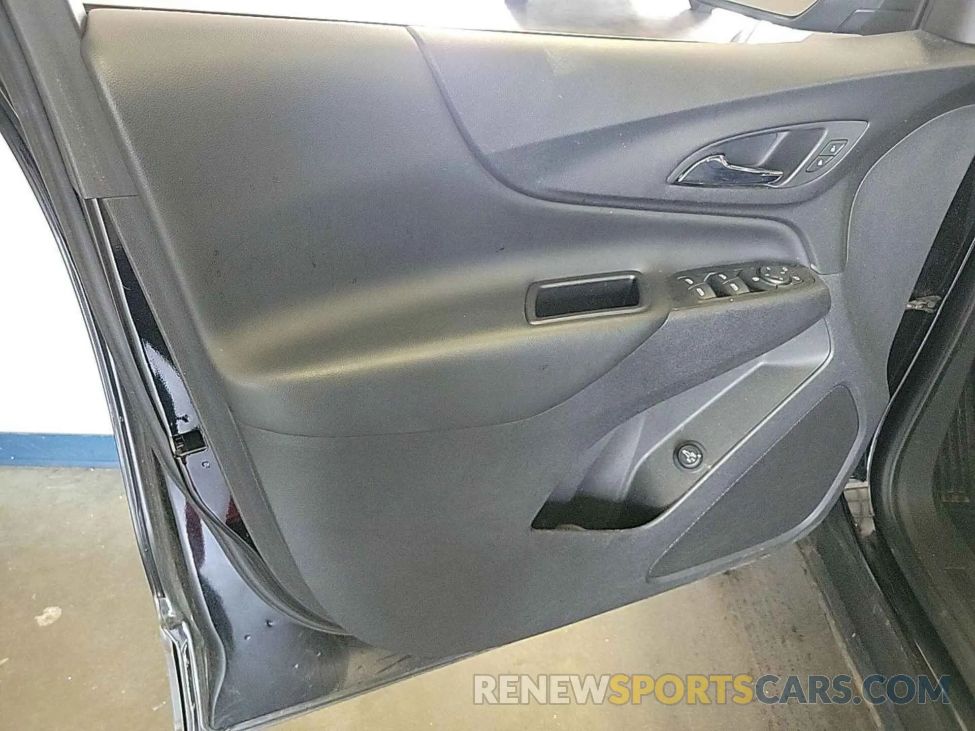 21 Photograph of a damaged car 3GNAXJEV5ML389339 CHEVROLET EQUINOX 2021