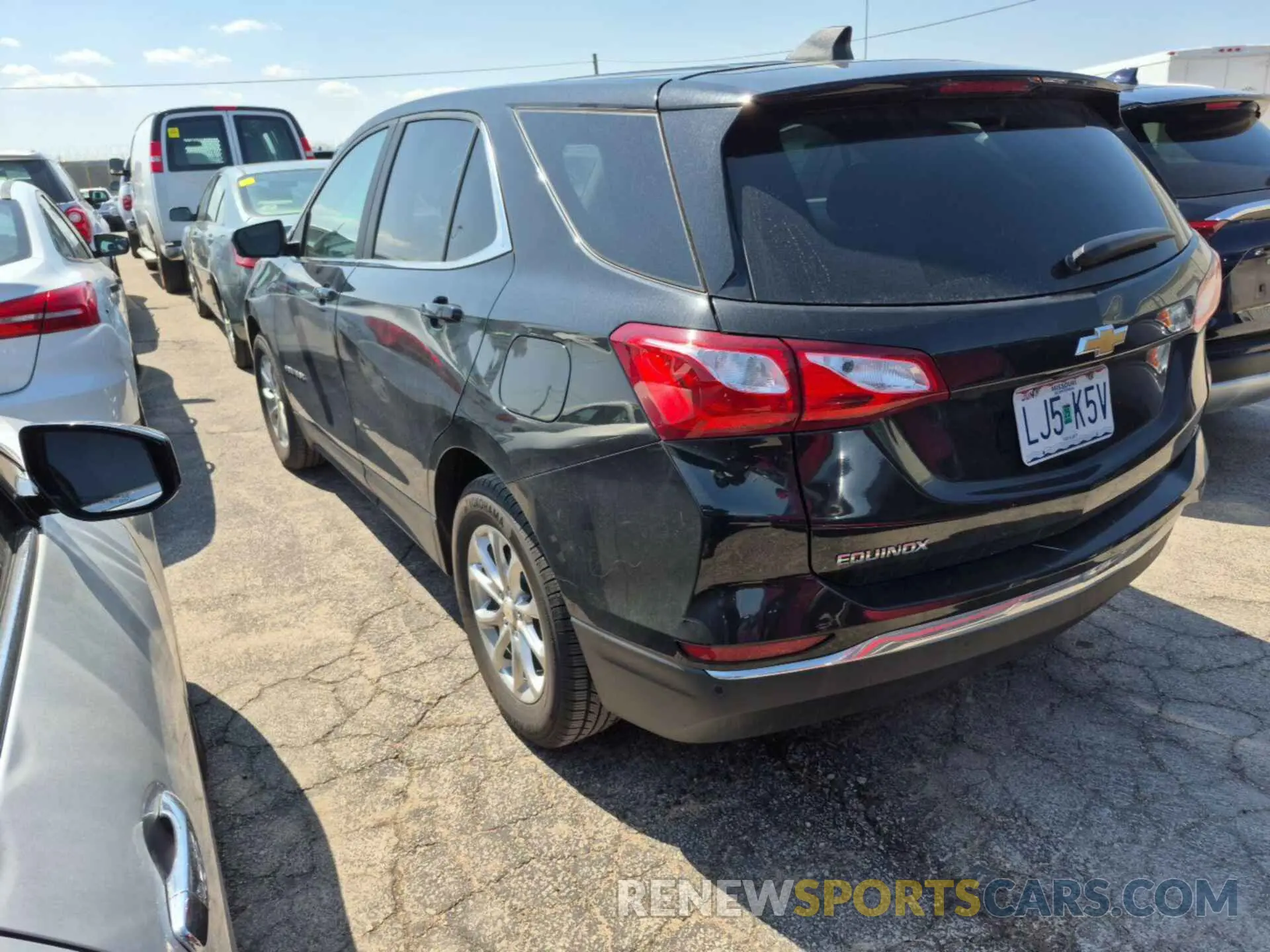 18 Photograph of a damaged car 3GNAXJEV6ML388068 CHEVROLET EQUINOX 2021