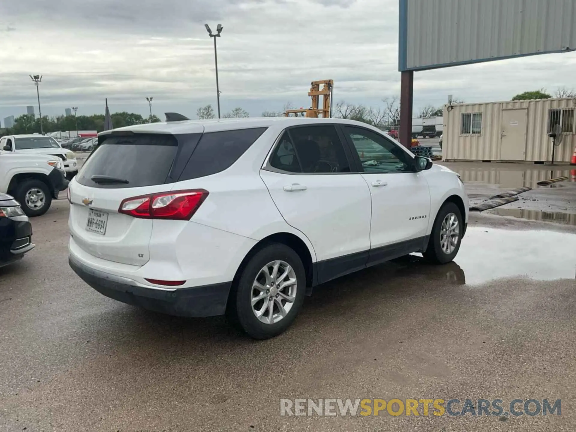 11 Photograph of a damaged car 3GNAXJEV7MS102895 CHEVROLET EQUINOX 2021