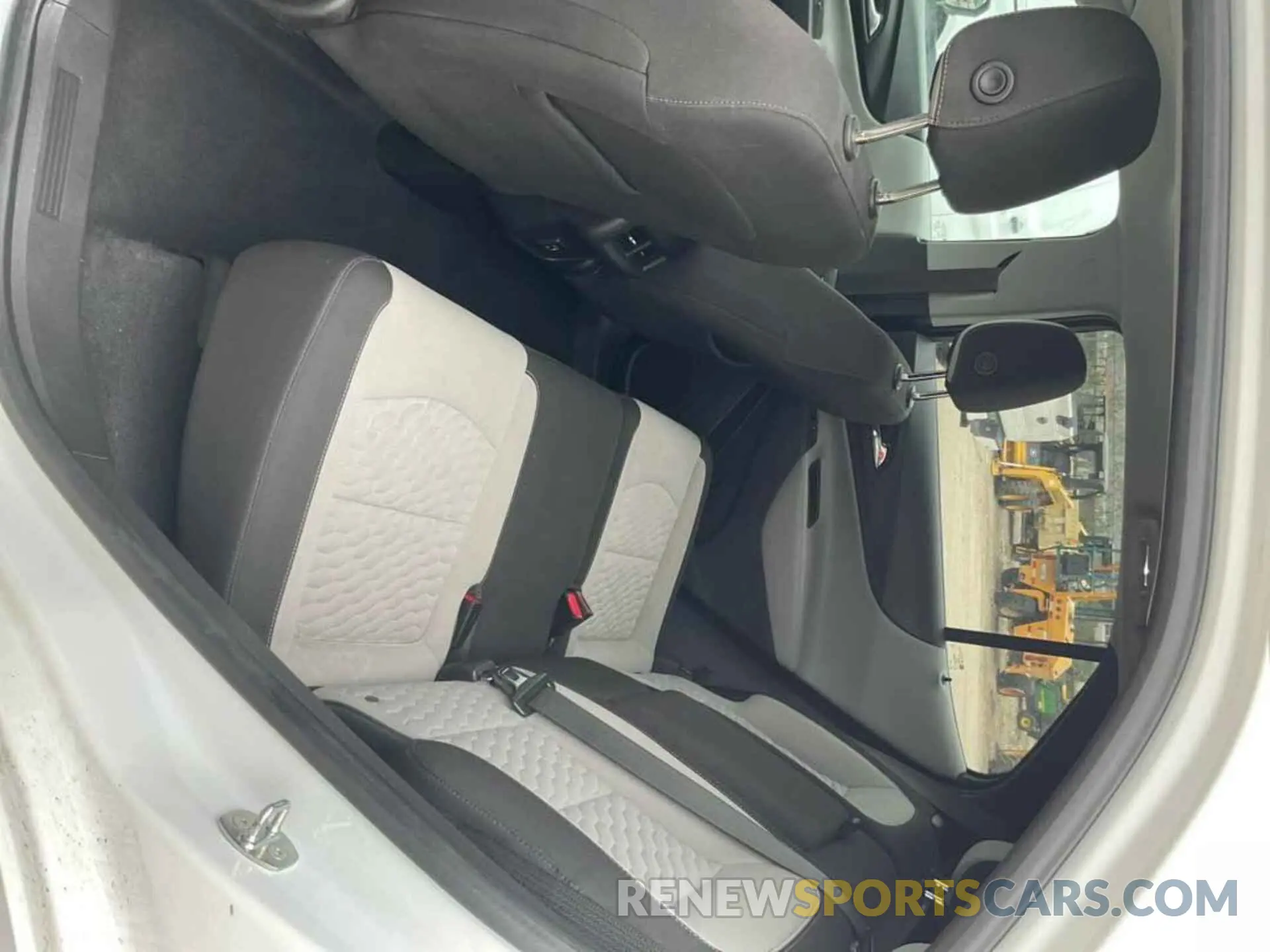 19 Photograph of a damaged car 3GNAXJEV7MS102895 CHEVROLET EQUINOX 2021