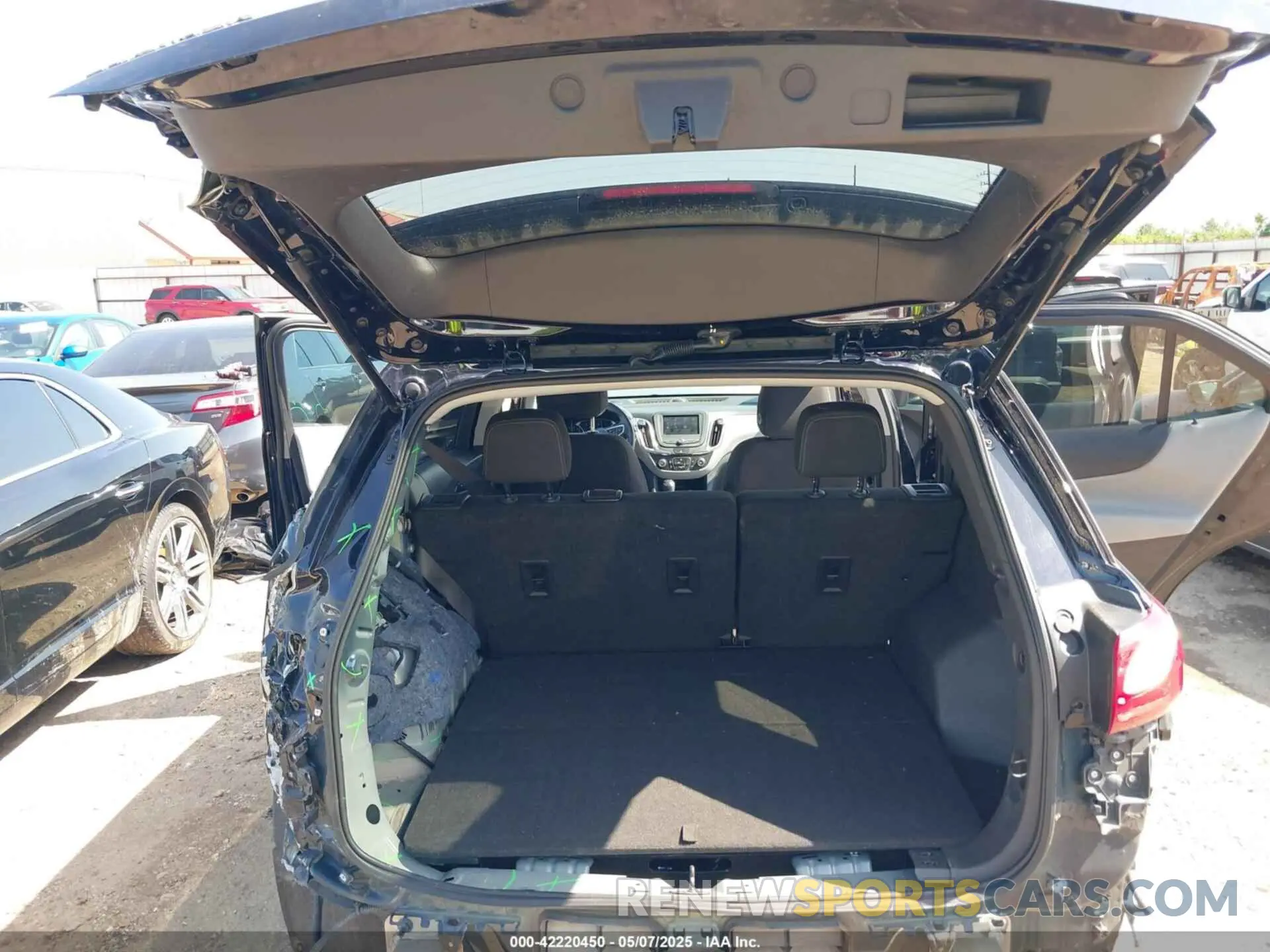 18 Photograph of a damaged car 3GNAXJEV8MS119110 CHEVROLET EQUINOX 2021