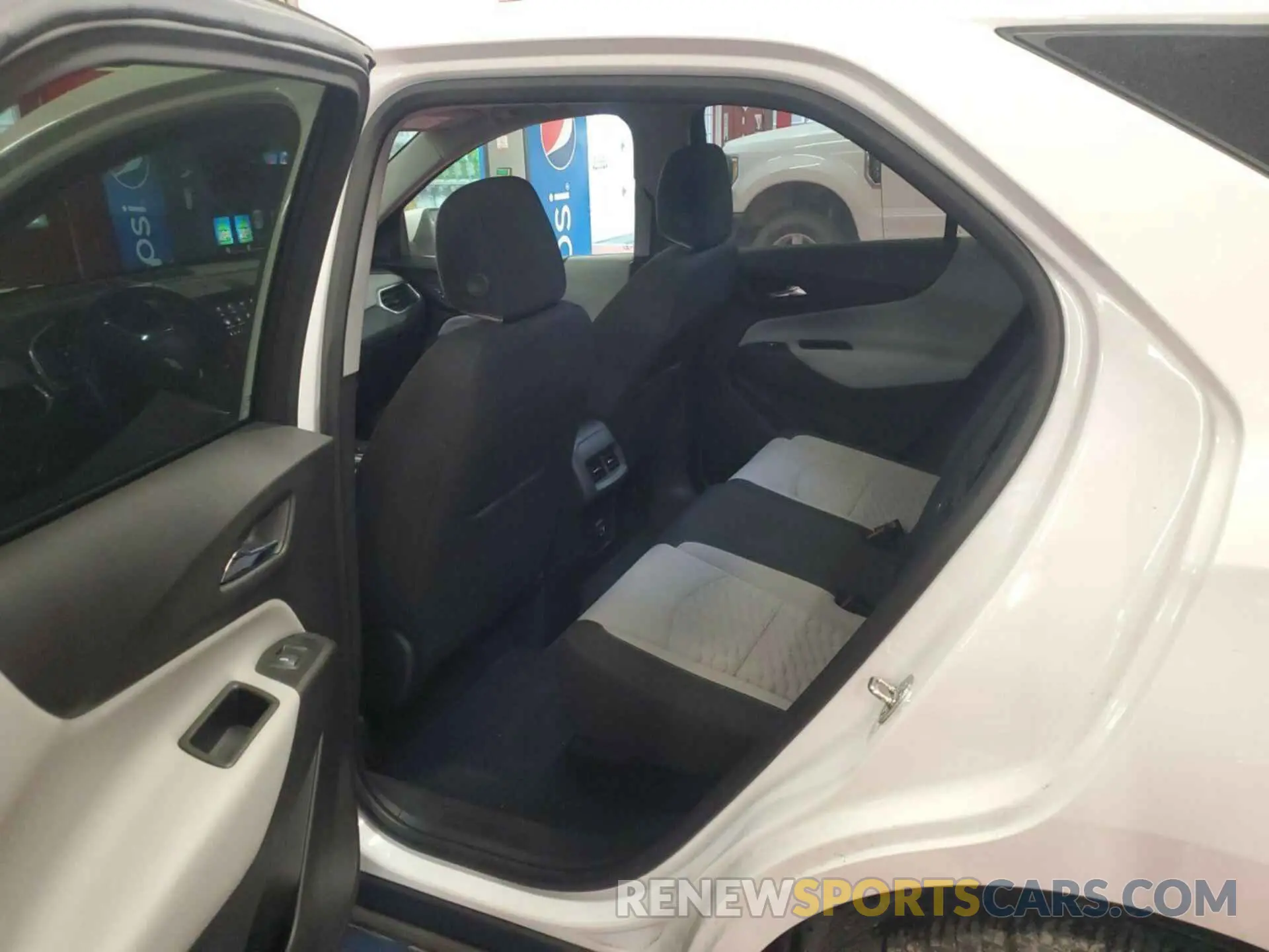 5 Photograph of a damaged car 3GNAXJEV8MS121066 CHEVROLET EQUINOX 2021