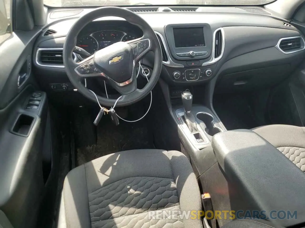 8 Photograph of a damaged car 3GNAXKEV0ML305045 CHEVROLET EQUINOX 2021