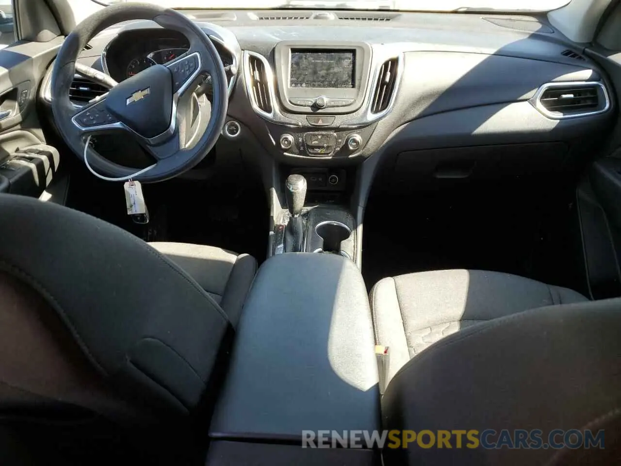 8 Photograph of a damaged car 3GNAXKEV0ML391764 CHEVROLET EQUINOX 2021