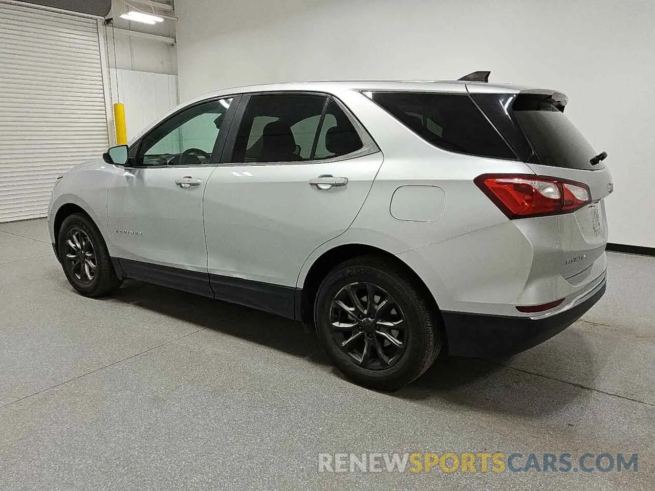 2 Photograph of a damaged car 3GNAXKEV0MS132908 CHEVROLET EQUINOX 2021