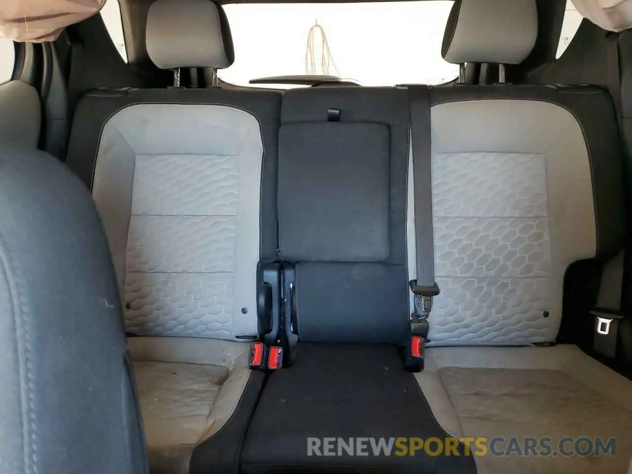 10 Photograph of a damaged car 3GNAXKEV1ML341066 CHEVROLET EQUINOX 2021
