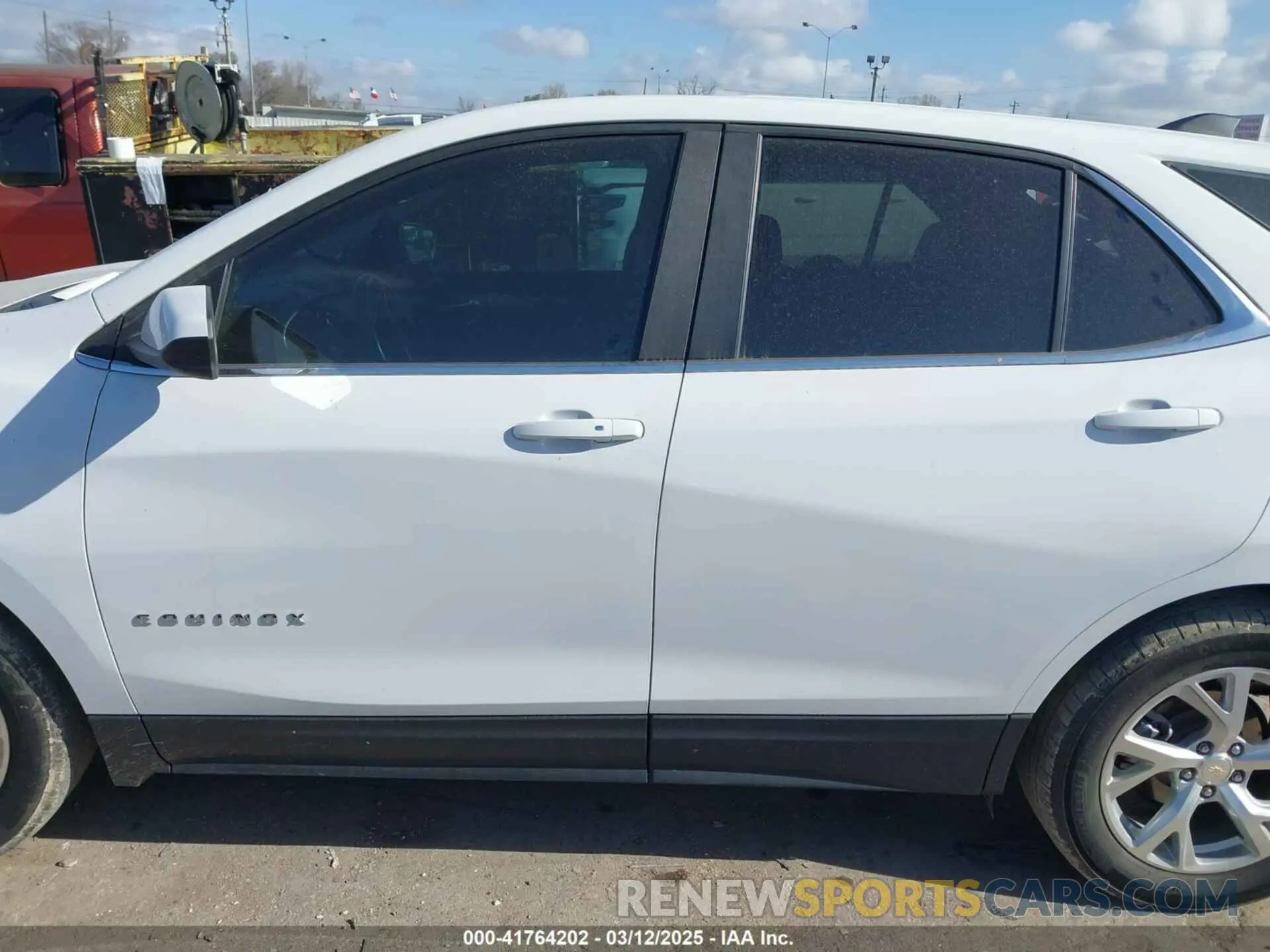 14 Photograph of a damaged car 3GNAXKEV1ML351581 CHEVROLET EQUINOX 2021