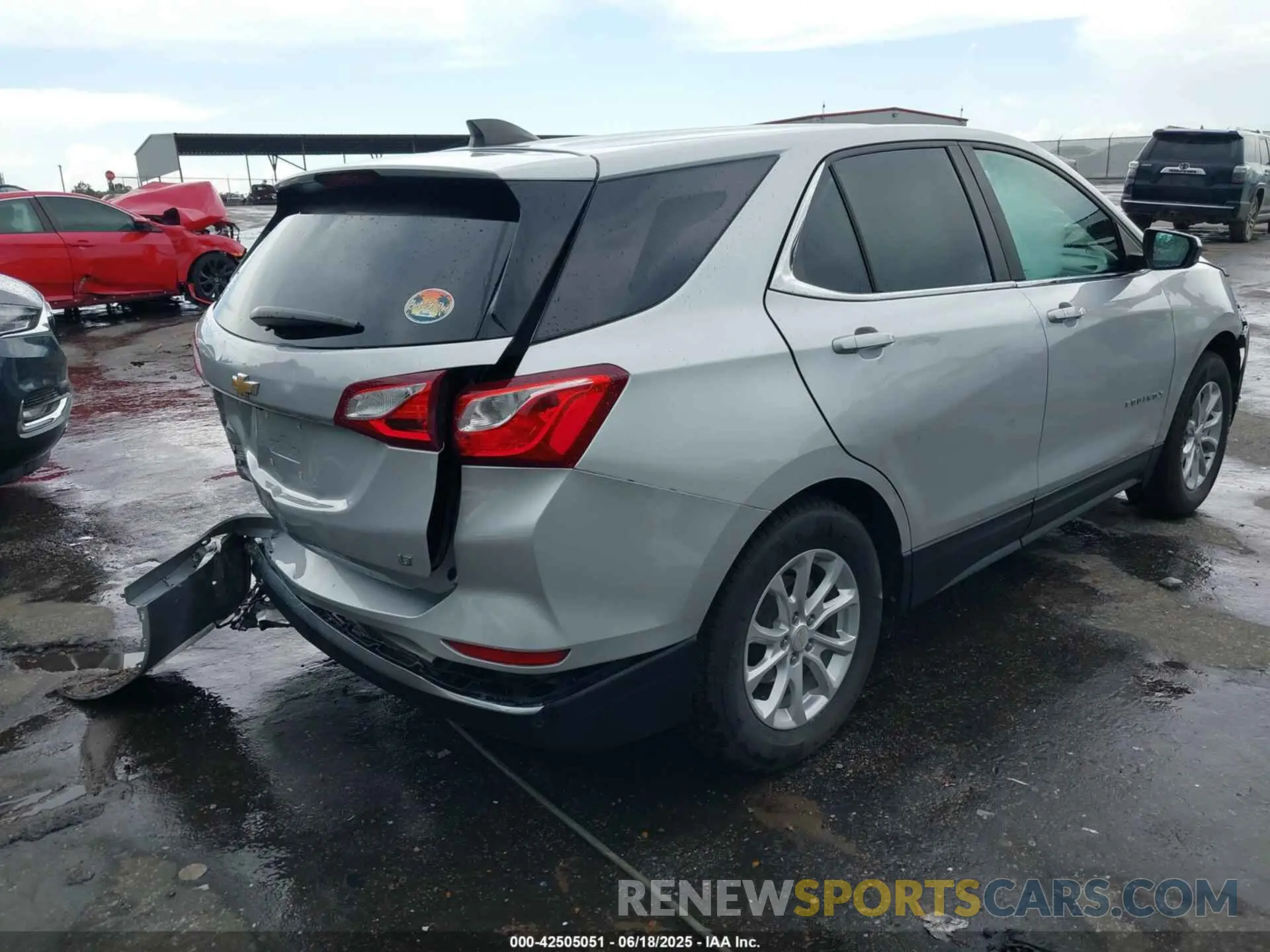 4 Photograph of a damaged car 3GNAXKEV1MS106866 CHEVROLET EQUINOX 2021