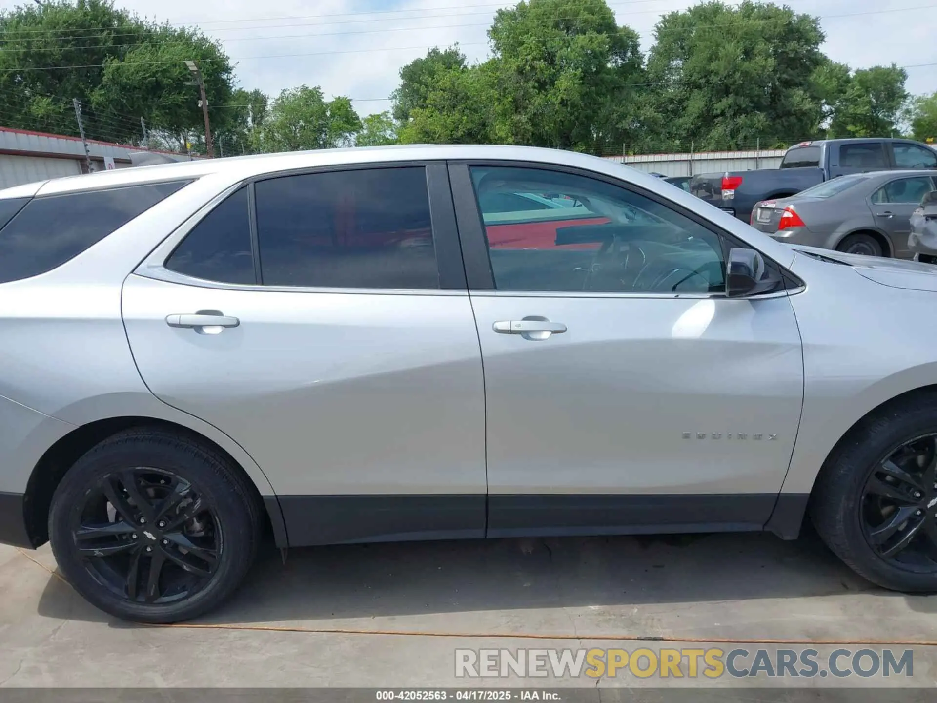 14 Photograph of a damaged car 3GNAXKEV1MS181857 CHEVROLET EQUINOX 2021