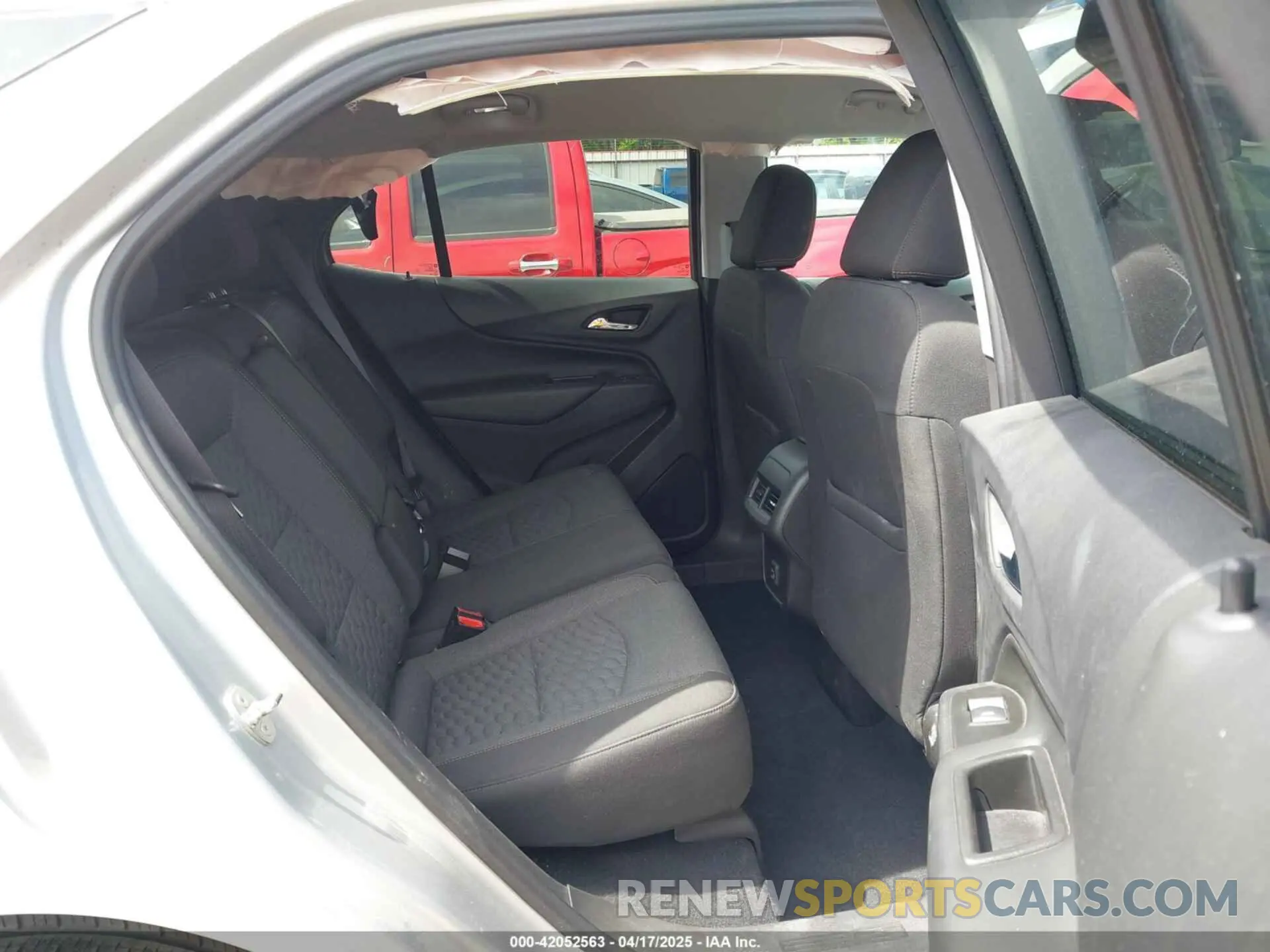 8 Photograph of a damaged car 3GNAXKEV1MS181857 CHEVROLET EQUINOX 2021