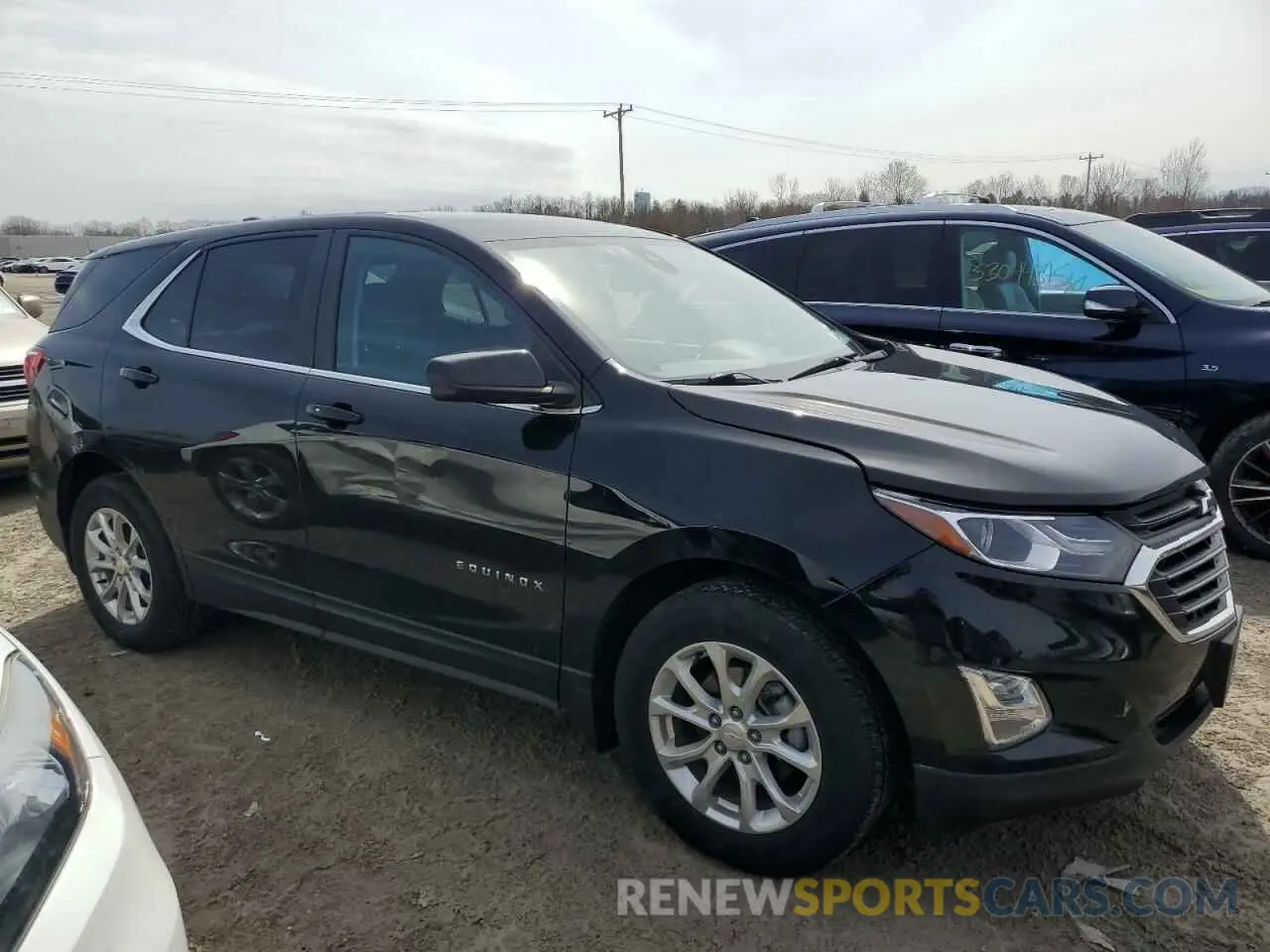 4 Photograph of a damaged car 3GNAXKEV2ML402893 CHEVROLET EQUINOX 2021