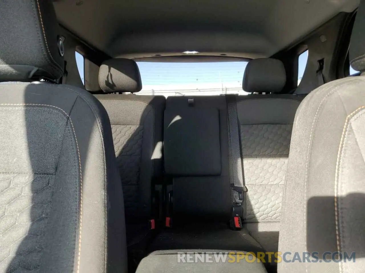 10 Photograph of a damaged car 3GNAXKEV3ML346348 CHEVROLET EQUINOX 2021