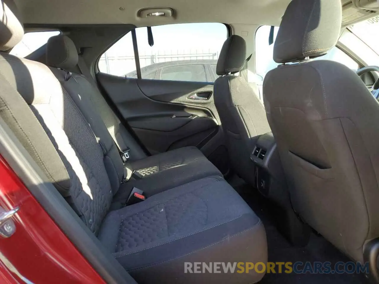 11 Photograph of a damaged car 3GNAXKEV3ML346348 CHEVROLET EQUINOX 2021