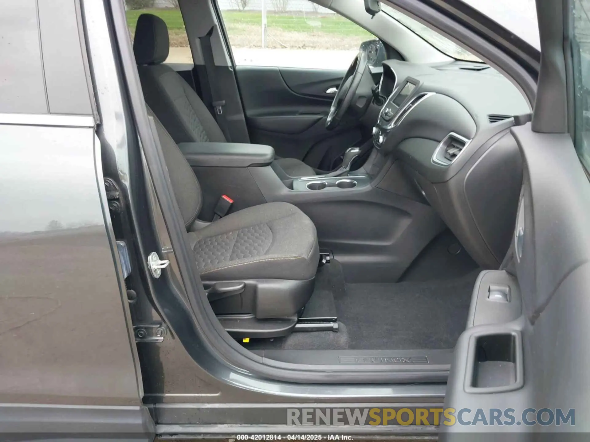 5 Photograph of a damaged car 3GNAXKEV3ML354269 CHEVROLET EQUINOX 2021