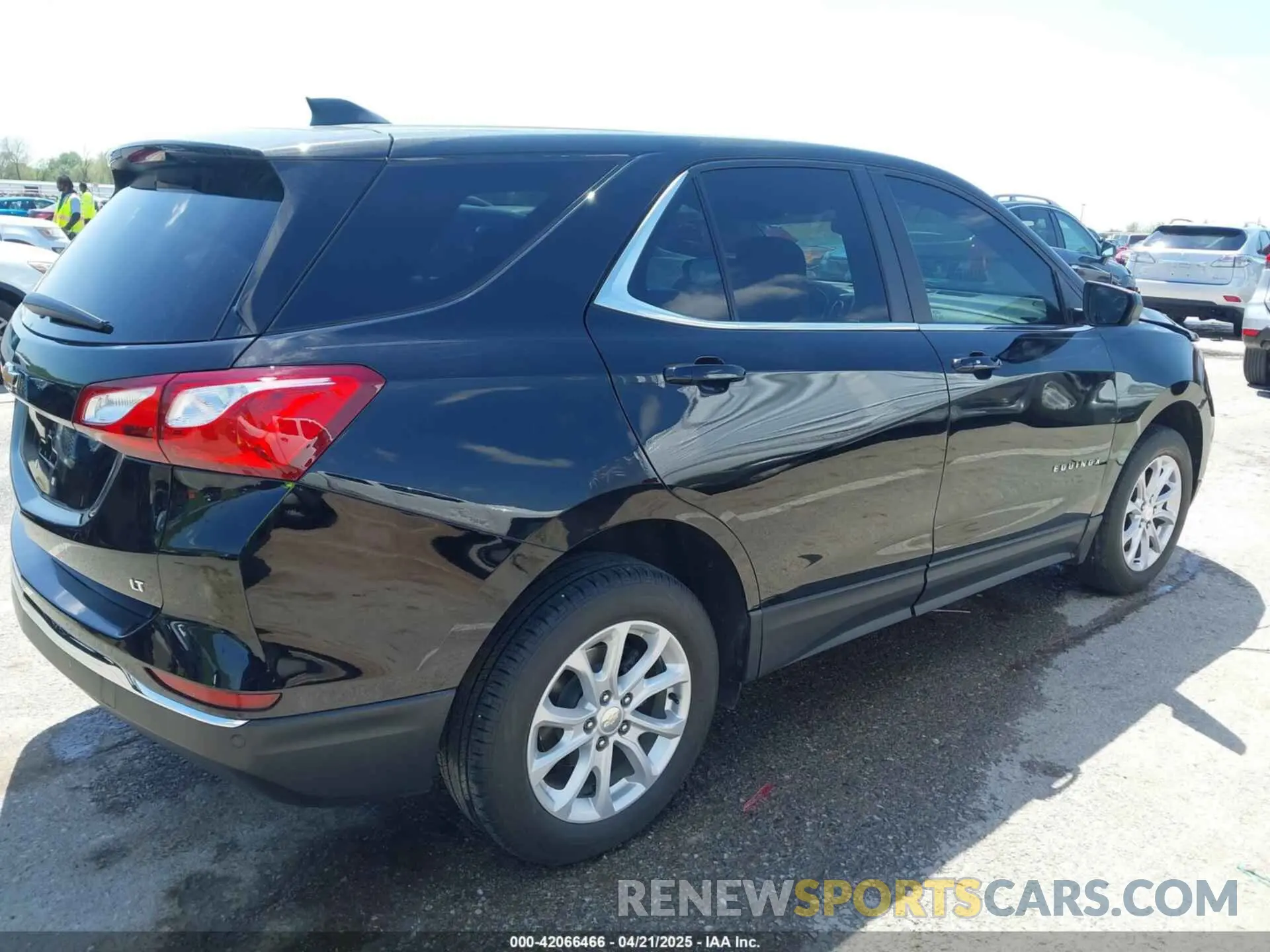 4 Photograph of a damaged car 3GNAXKEV3ML367443 CHEVROLET EQUINOX 2021