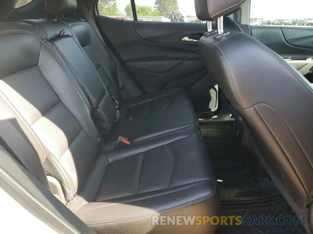 11 Photograph of a damaged car 3GNAXKEV3MS180421 CHEVROLET EQUINOX 2021