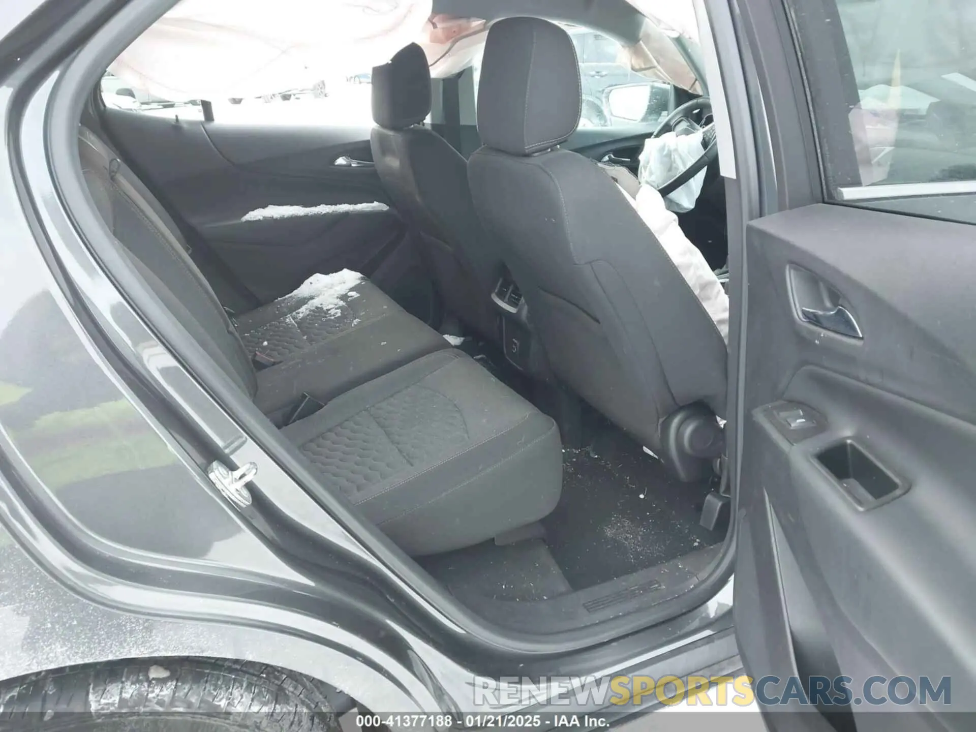 8 Photograph of a damaged car 3GNAXKEV4ML305484 CHEVROLET EQUINOX 2021