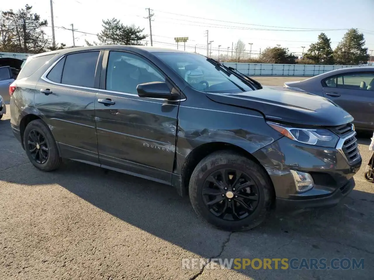 4 Photograph of a damaged car 3GNAXKEV4ML380217 CHEVROLET EQUINOX 2021