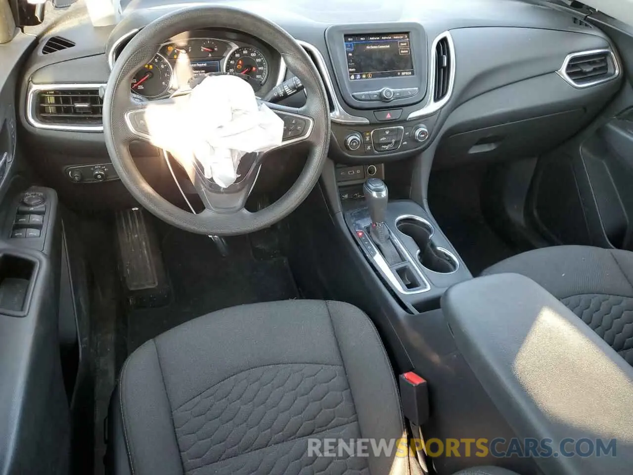 8 Photograph of a damaged car 3GNAXKEV4ML380217 CHEVROLET EQUINOX 2021
