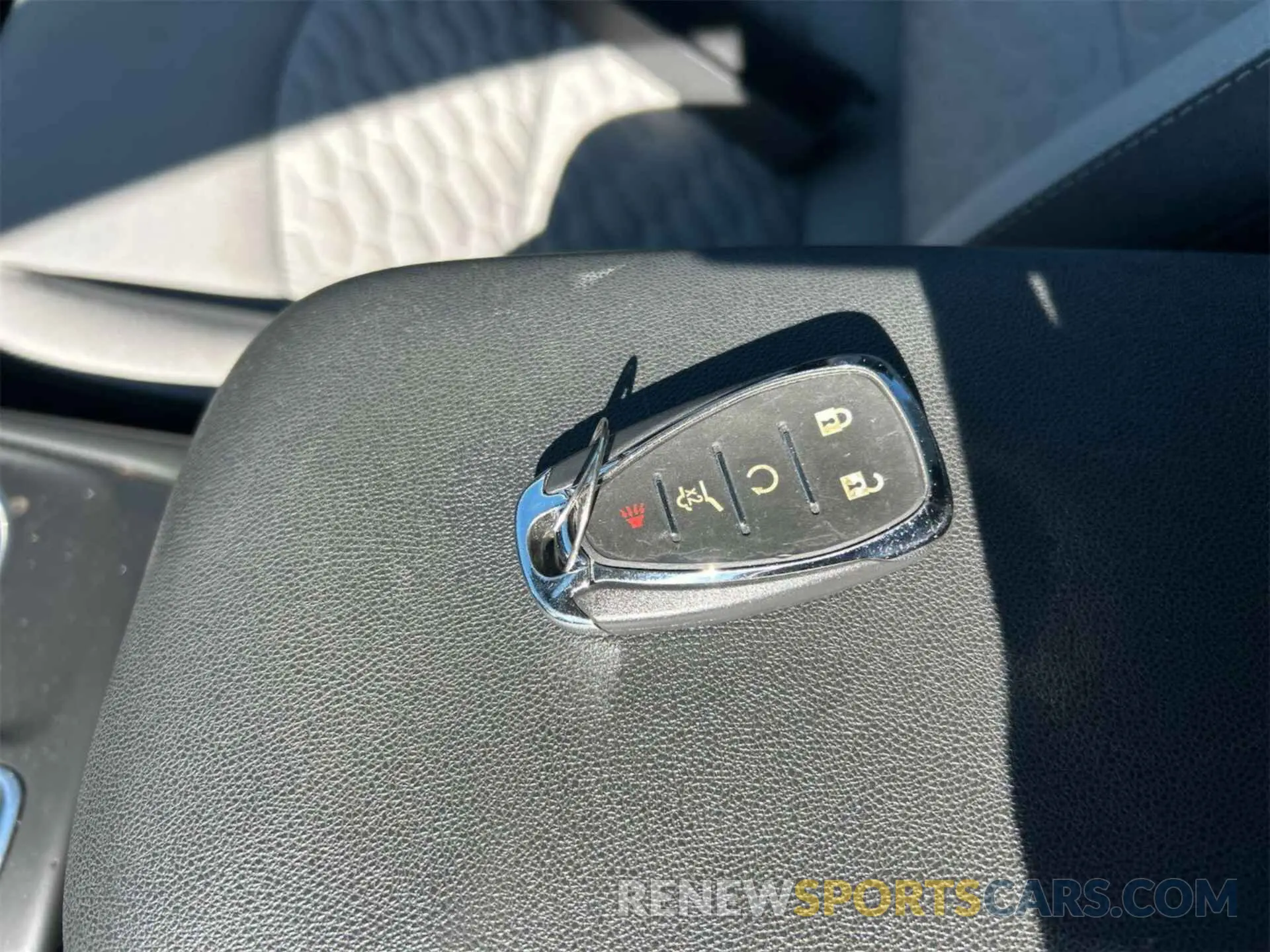 4 Photograph of a damaged car 3GNAXKEV4ML389144 CHEVROLET EQUINOX 2021
