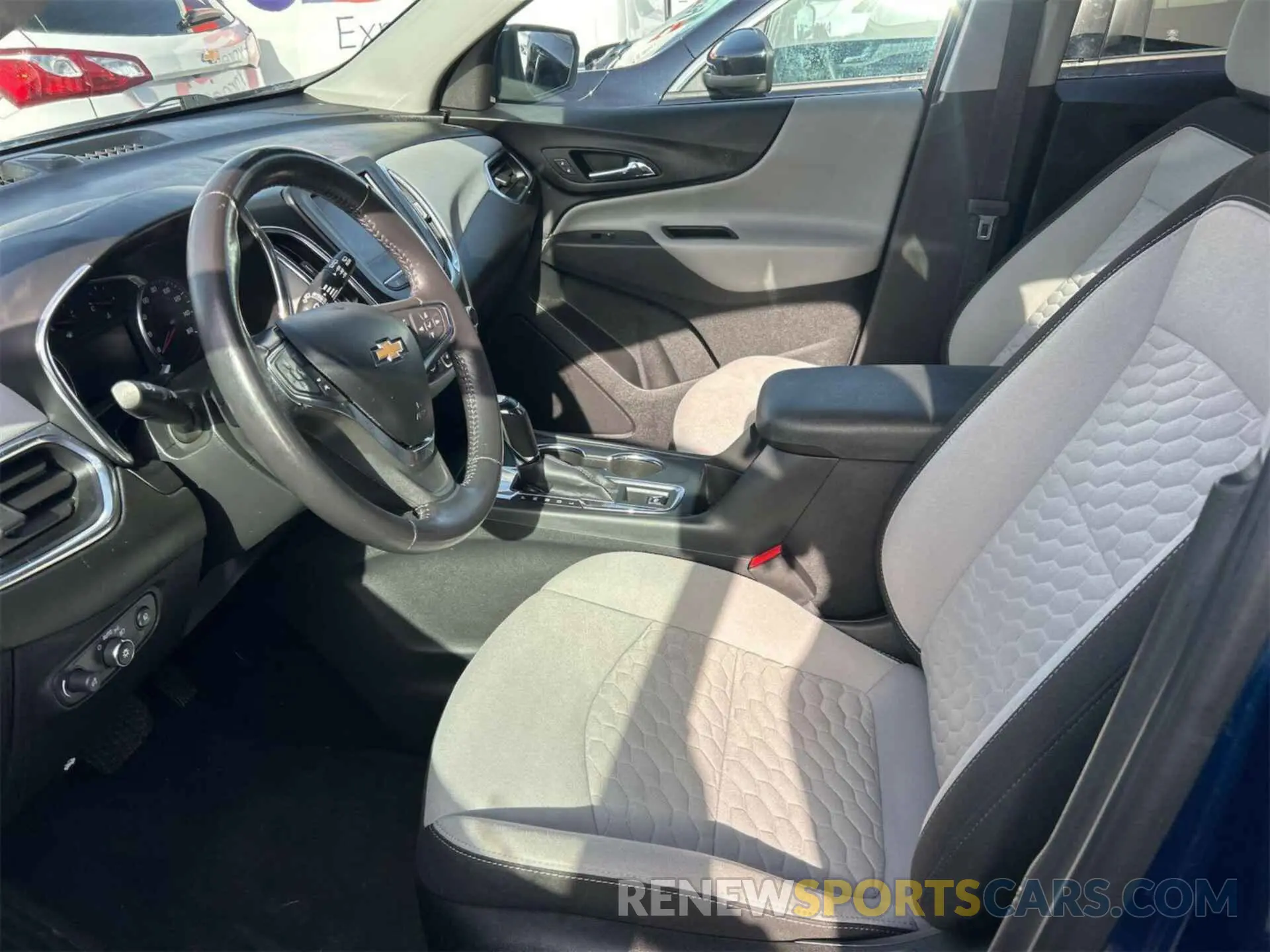 5 Photograph of a damaged car 3GNAXKEV4ML389144 CHEVROLET EQUINOX 2021
