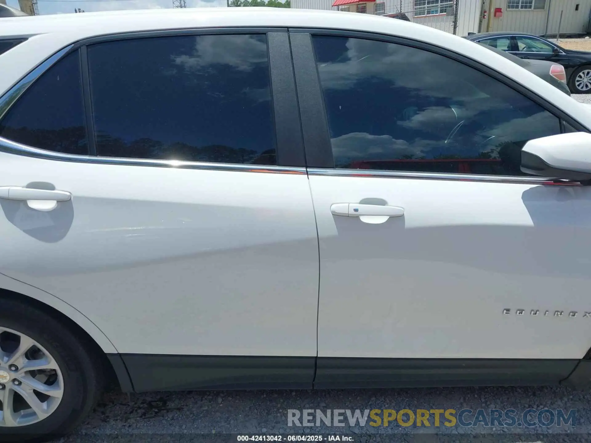 14 Photograph of a damaged car 3GNAXKEV4MS165331 CHEVROLET EQUINOX 2021