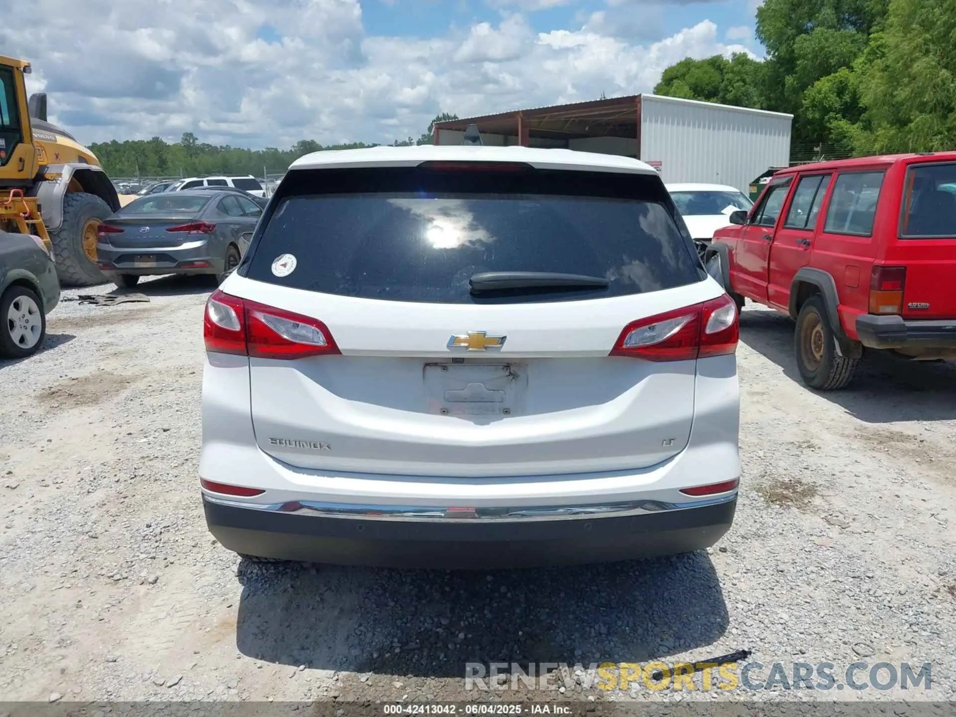 17 Photograph of a damaged car 3GNAXKEV4MS165331 CHEVROLET EQUINOX 2021