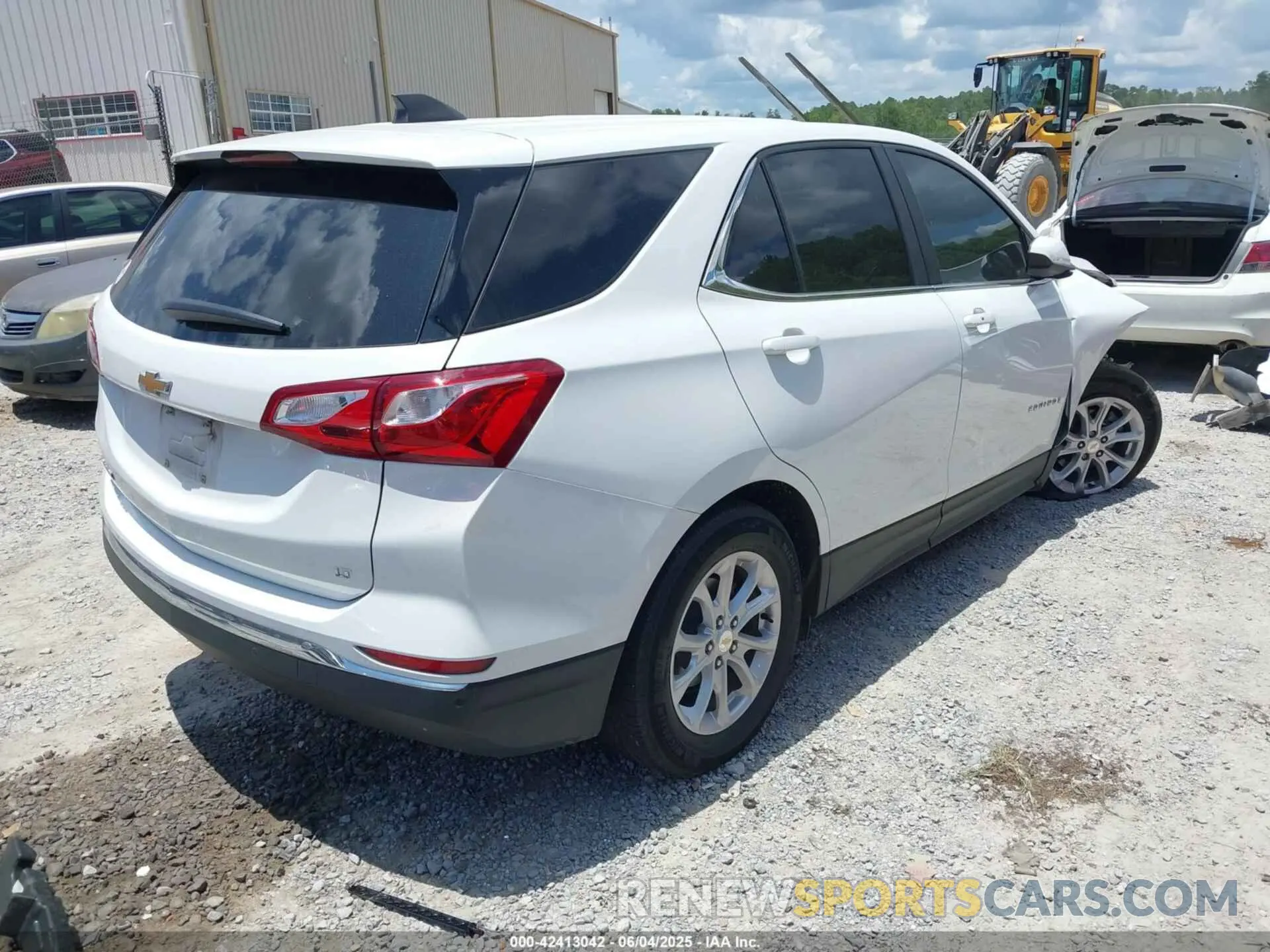 4 Photograph of a damaged car 3GNAXKEV4MS165331 CHEVROLET EQUINOX 2021