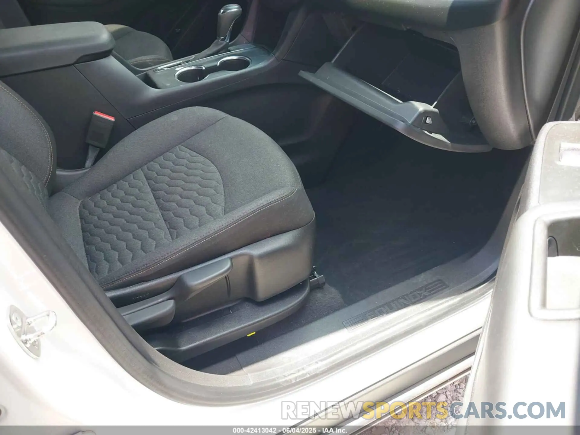 5 Photograph of a damaged car 3GNAXKEV4MS165331 CHEVROLET EQUINOX 2021