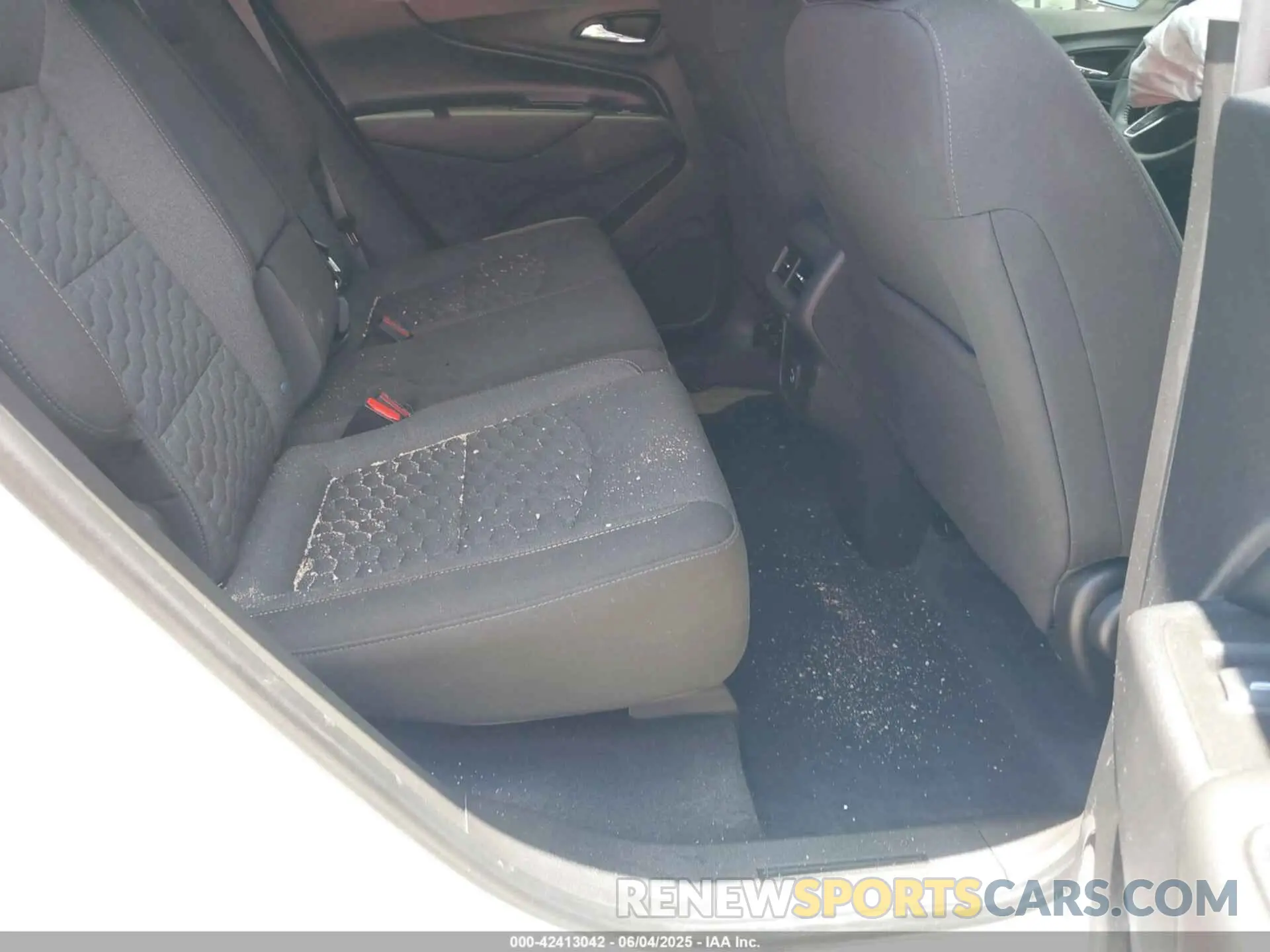 8 Photograph of a damaged car 3GNAXKEV4MS165331 CHEVROLET EQUINOX 2021