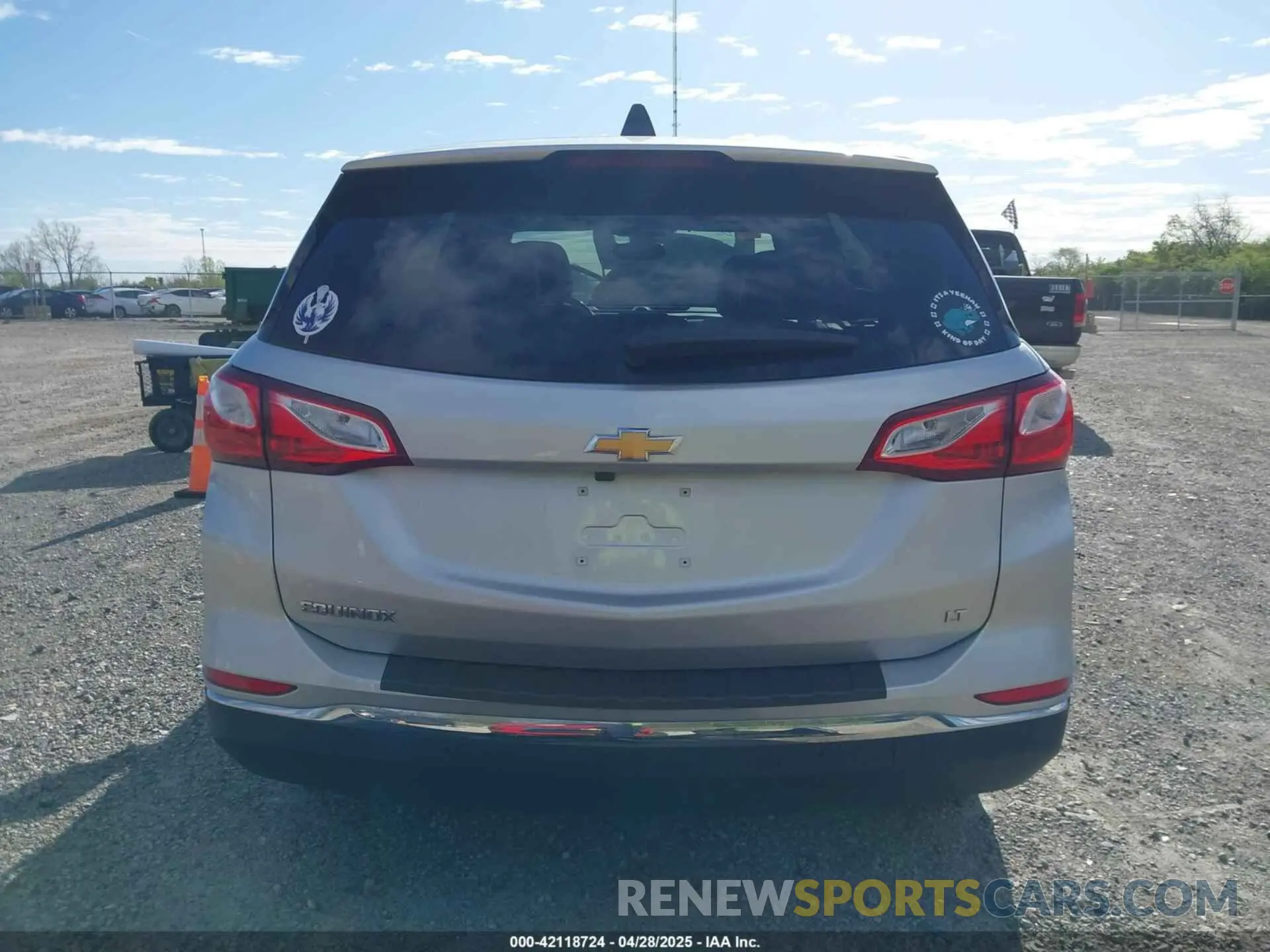 17 Photograph of a damaged car 3GNAXKEV5MS100116 CHEVROLET EQUINOX 2021