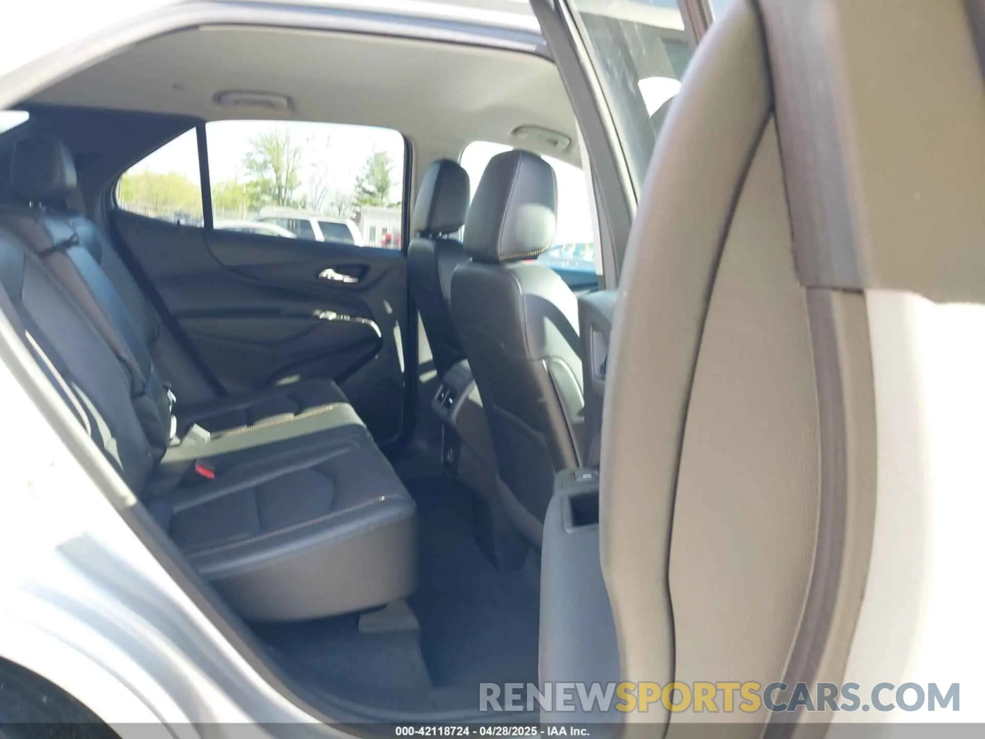 8 Photograph of a damaged car 3GNAXKEV5MS100116 CHEVROLET EQUINOX 2021