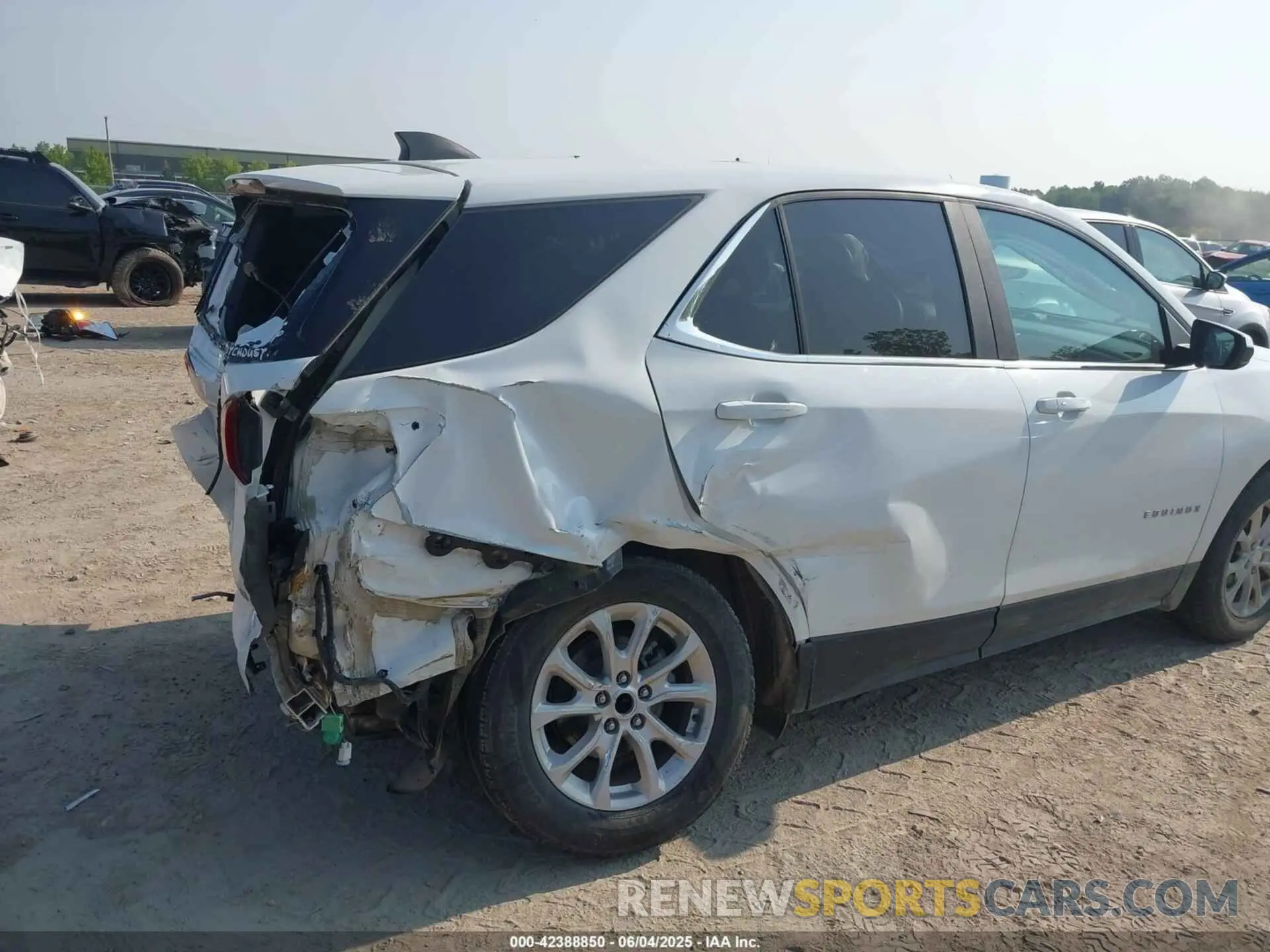 6 Photograph of a damaged car 3GNAXKEV5MS103310 CHEVROLET EQUINOX 2021