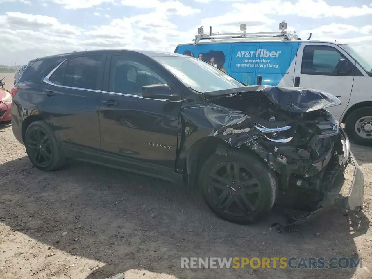 4 Photograph of a damaged car 3GNAXKEV6ML361717 CHEVROLET EQUINOX 2021