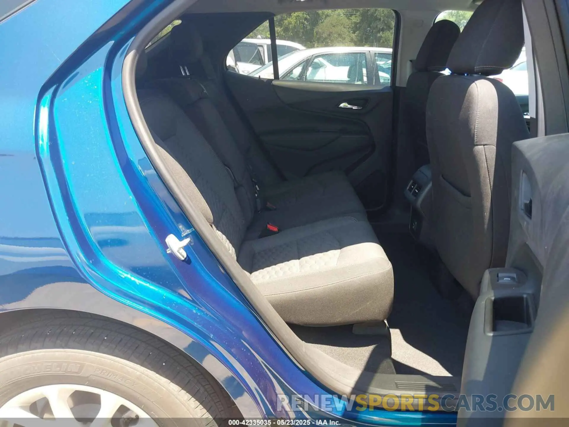 8 Photograph of a damaged car 3GNAXKEV7ML365811 CHEVROLET EQUINOX 2021
