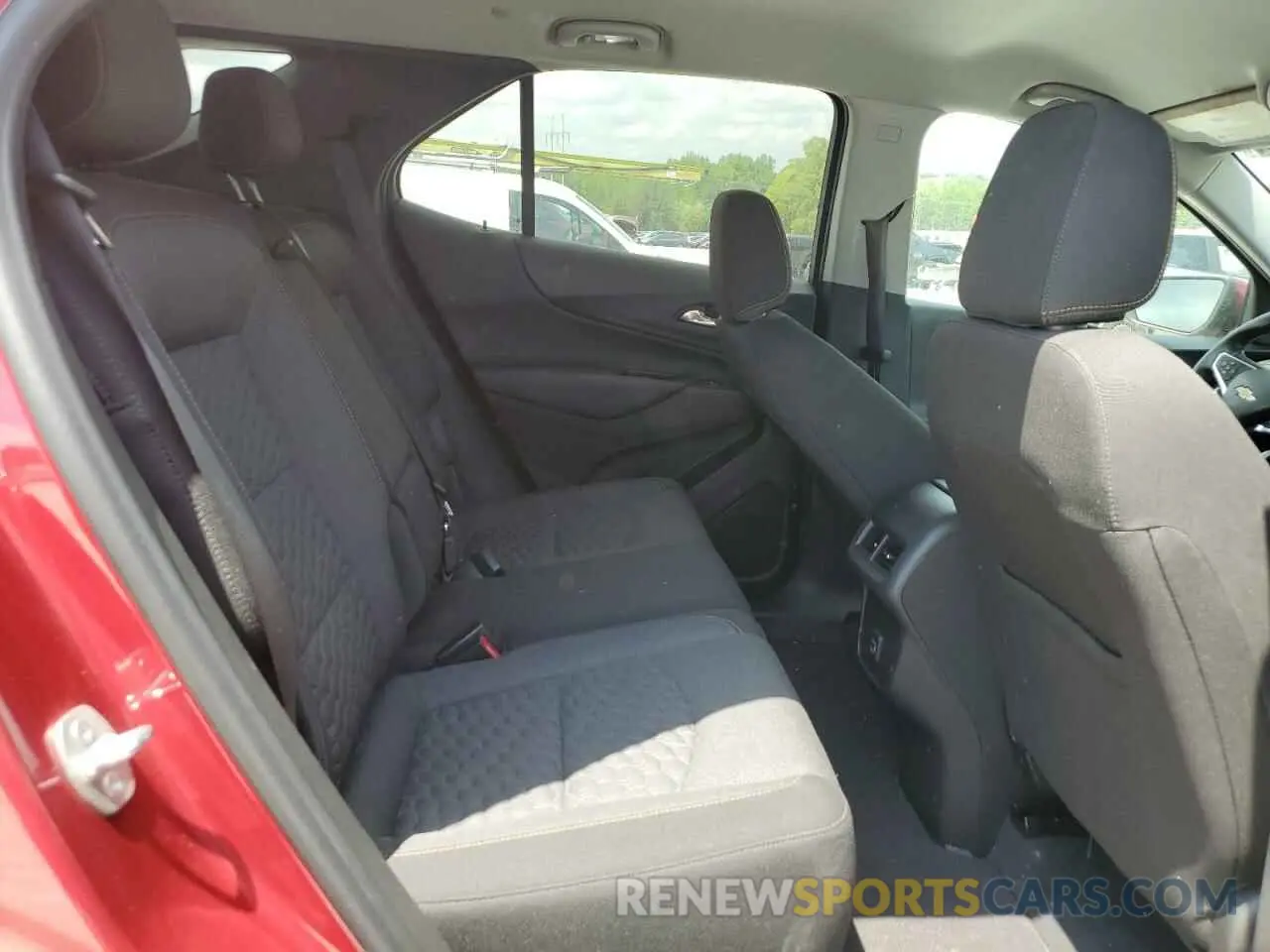 11 Photograph of a damaged car 3GNAXKEV8ML327214 CHEVROLET EQUINOX 2021