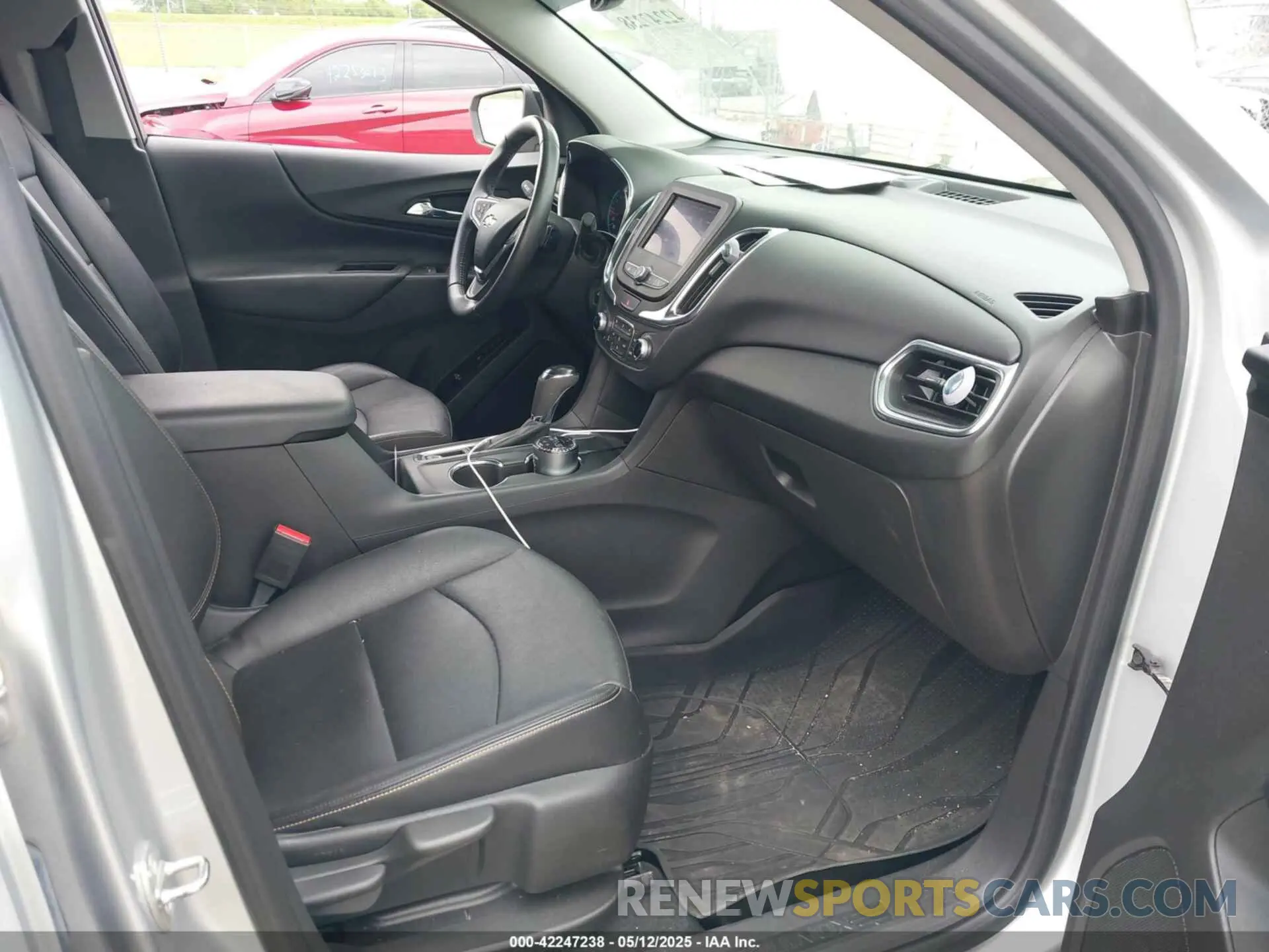 5 Photograph of a damaged car 3GNAXKEV8ML332865 CHEVROLET EQUINOX 2021