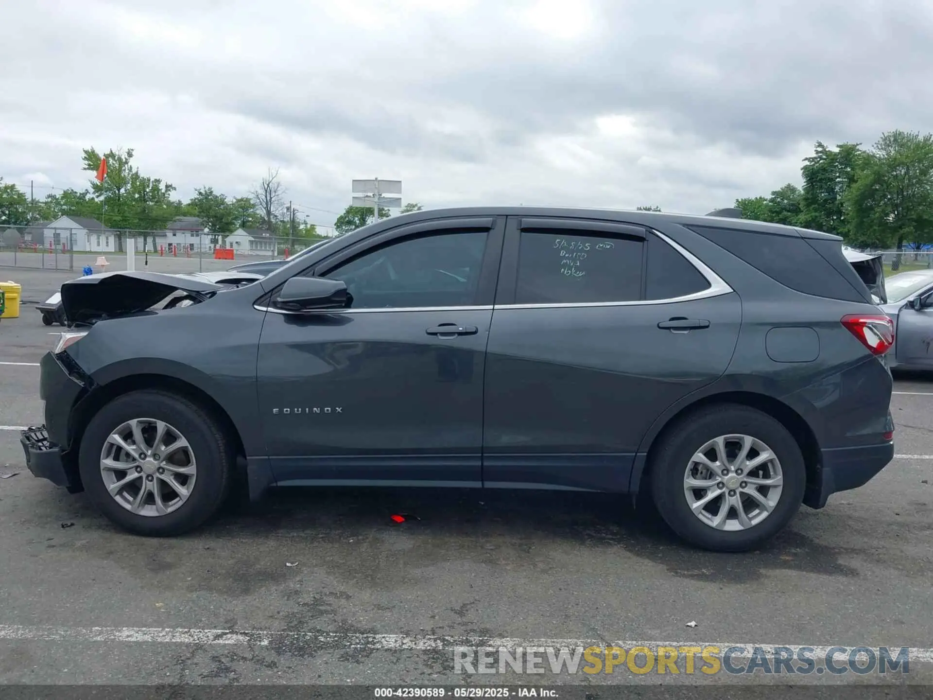 11 Photograph of a damaged car 3GNAXKEV8ML366983 CHEVROLET EQUINOX 2021