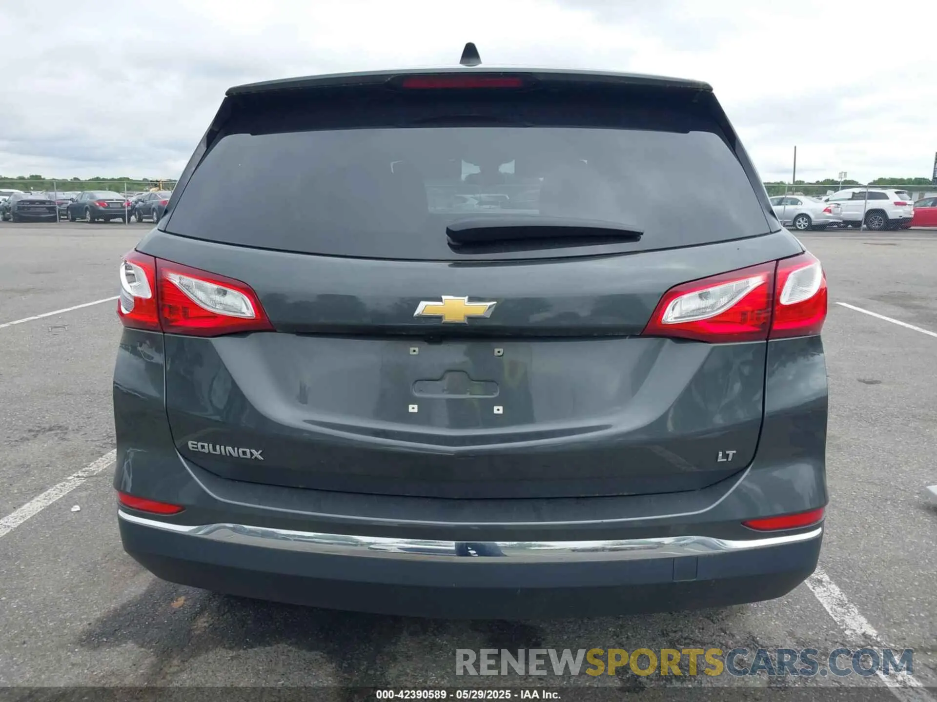 12 Photograph of a damaged car 3GNAXKEV8ML366983 CHEVROLET EQUINOX 2021