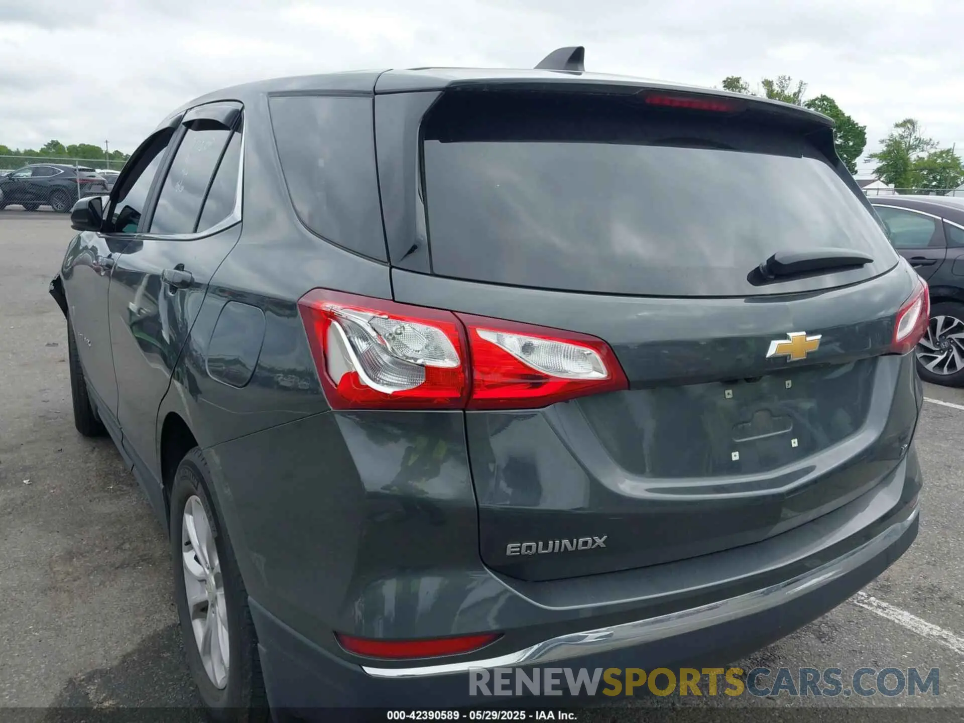 3 Photograph of a damaged car 3GNAXKEV8ML366983 CHEVROLET EQUINOX 2021