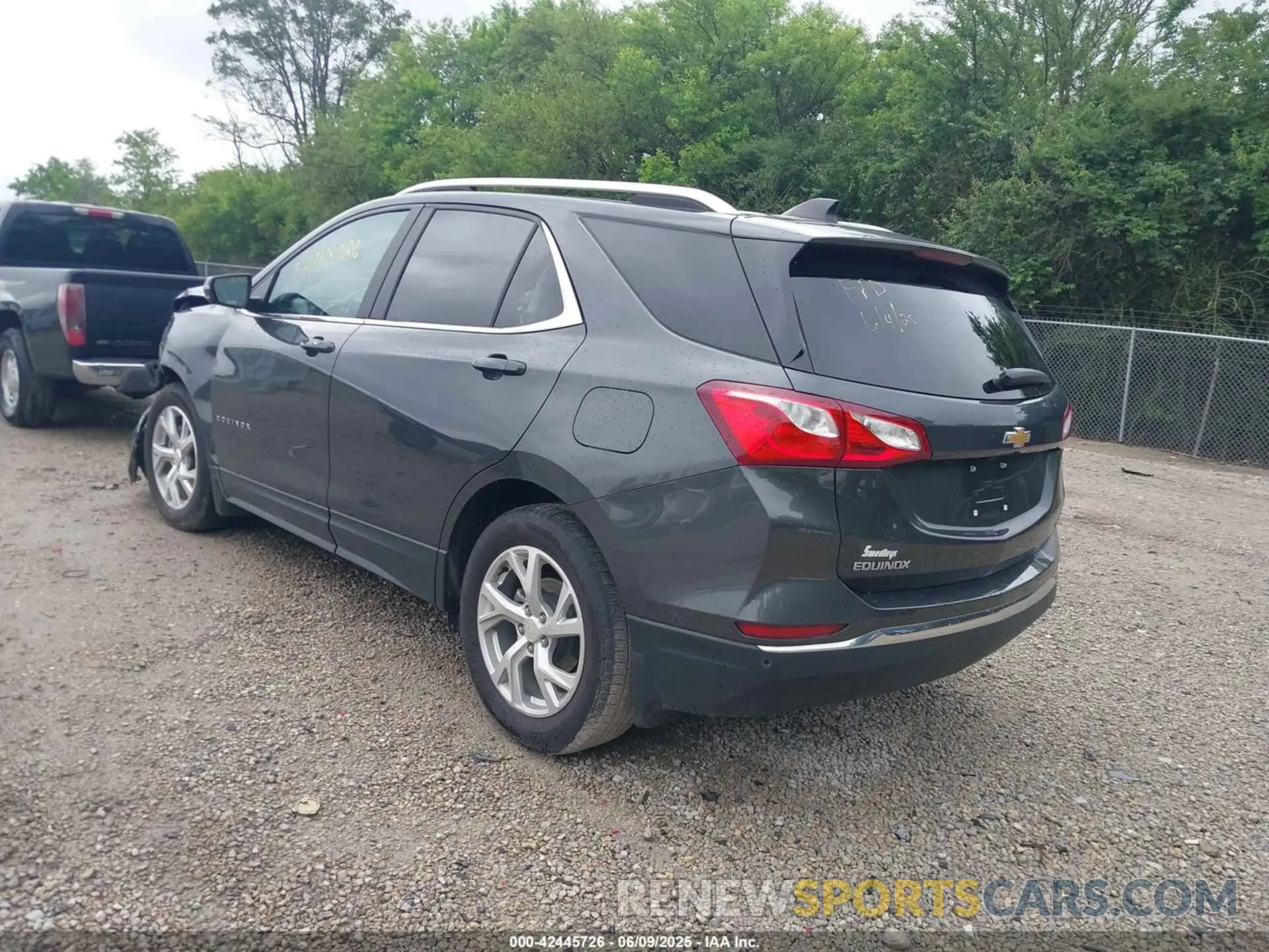 3 Photograph of a damaged car 3GNAXKEV8ML379507 CHEVROLET EQUINOX 2021