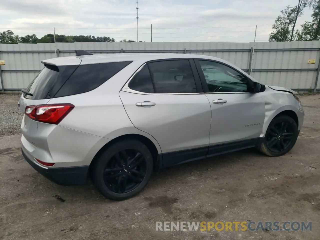 3 Photograph of a damaged car 3GNAXKEV8ML395156 CHEVROLET EQUINOX 2021