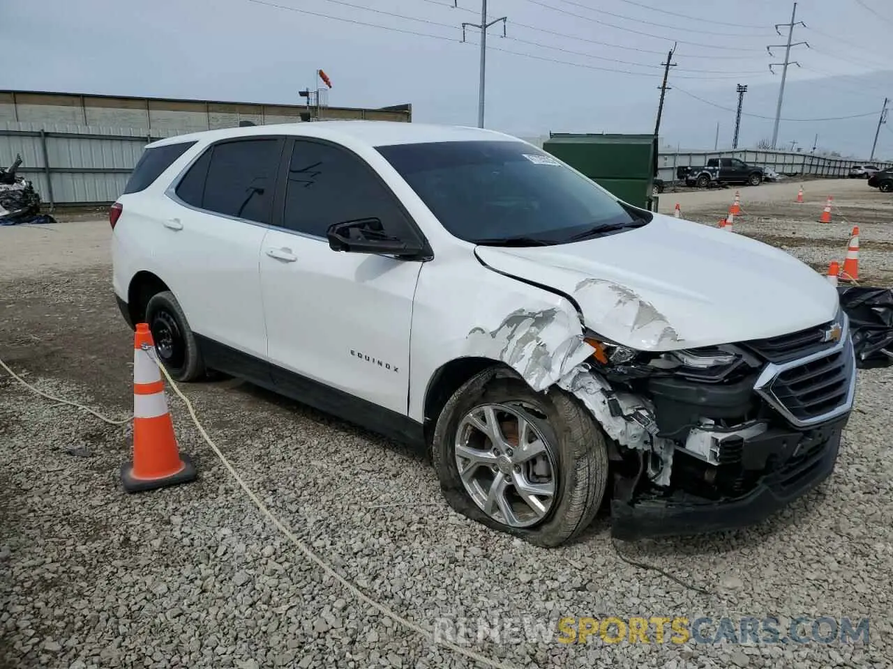 4 Photograph of a damaged car 3GNAXKEV8MS112096 CHEVROLET EQUINOX 2021