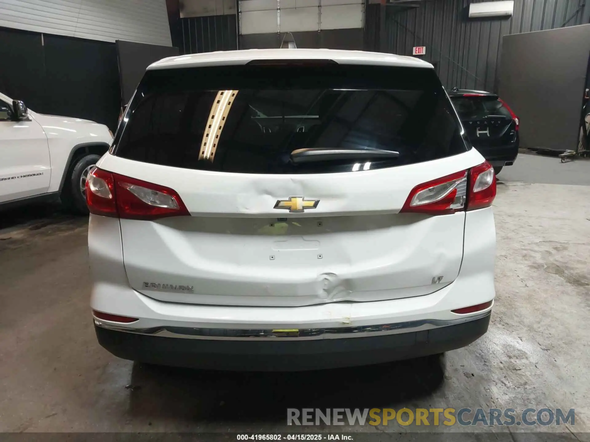17 Photograph of a damaged car 3GNAXKEV8MS125818 CHEVROLET EQUINOX 2021