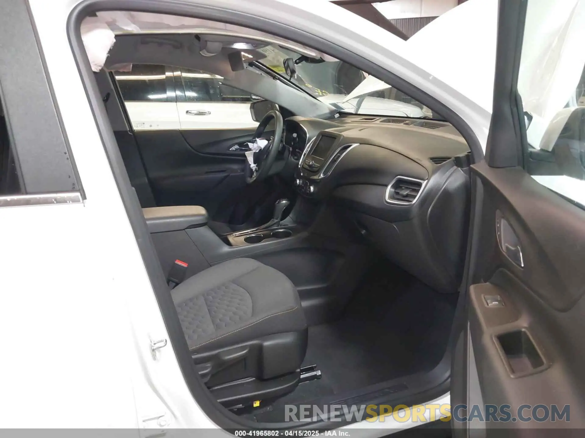 5 Photograph of a damaged car 3GNAXKEV8MS125818 CHEVROLET EQUINOX 2021