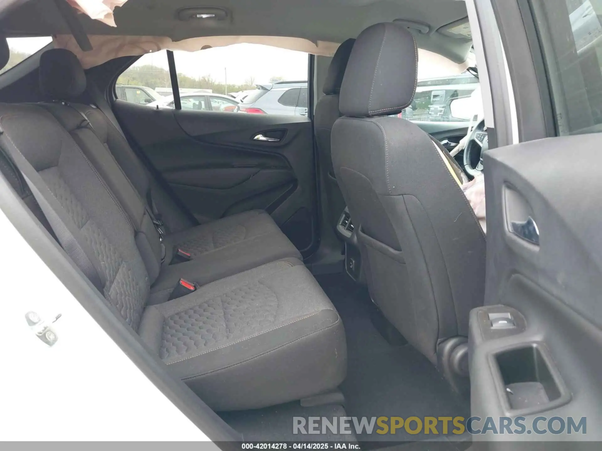 8 Photograph of a damaged car 3GNAXKEV8MS140559 CHEVROLET EQUINOX 2021